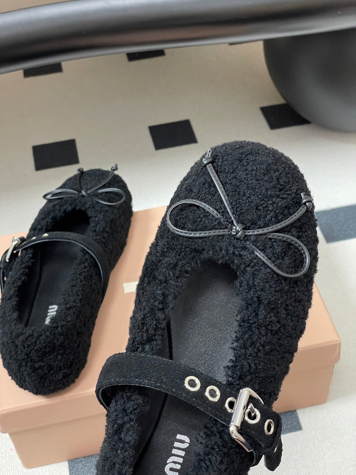 MM 26s Mary Jane Flats 1cm Black Shearling 151128