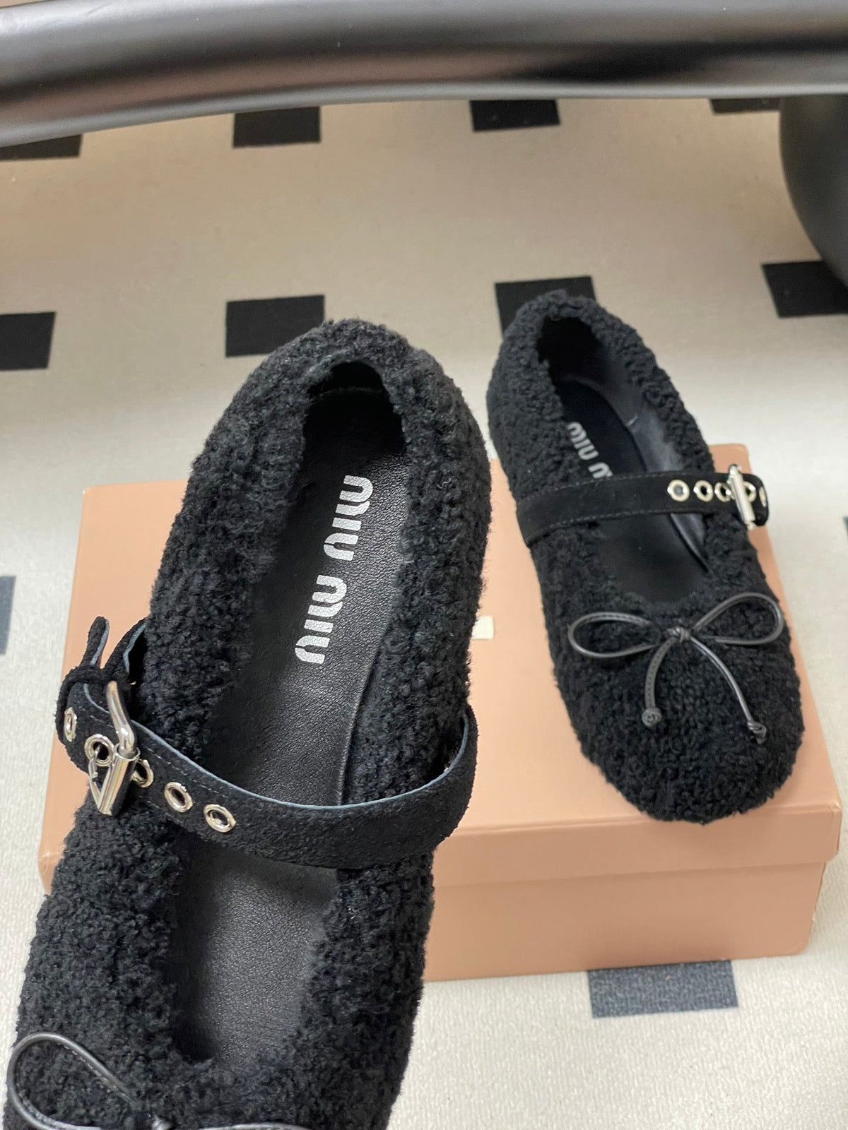 MM 26s Mary Jane Flats 1cm Black Shearling 151128