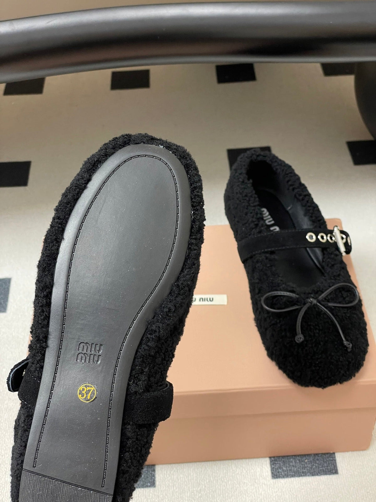MM 26s Mary Jane Flats 1cm Black Shearling 151128