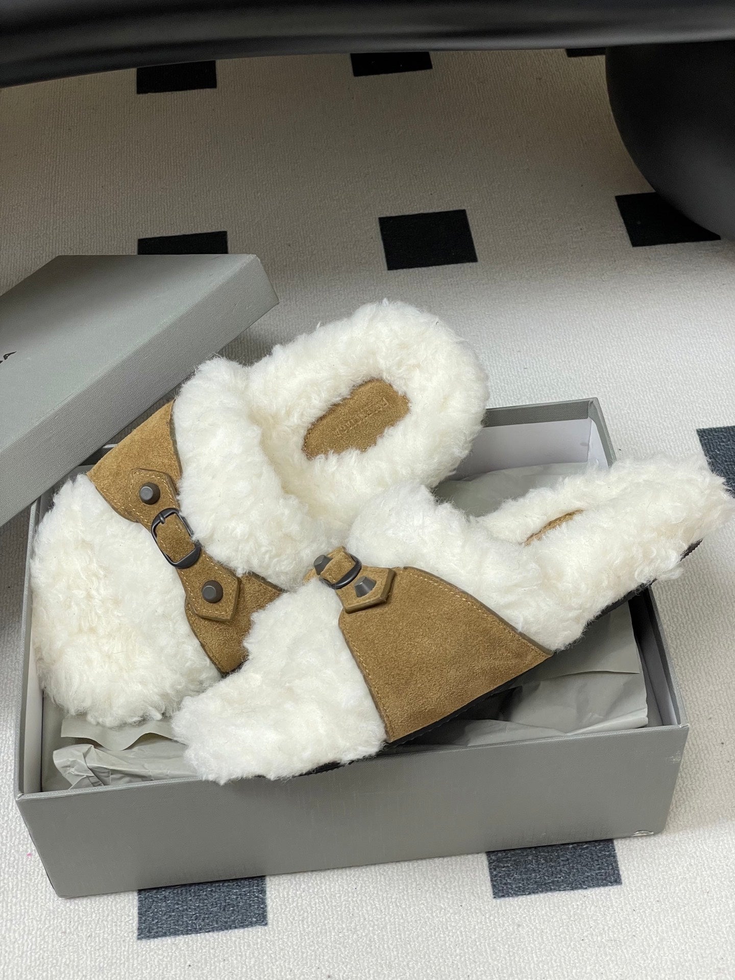 Balenciaga Classic Buckle Slippers White Brown Wool 535029
