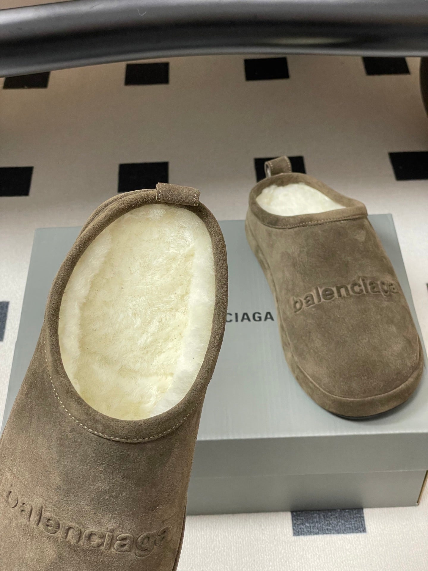 Balenciaga Mule Slip-On Taupe Suede Wool 534532