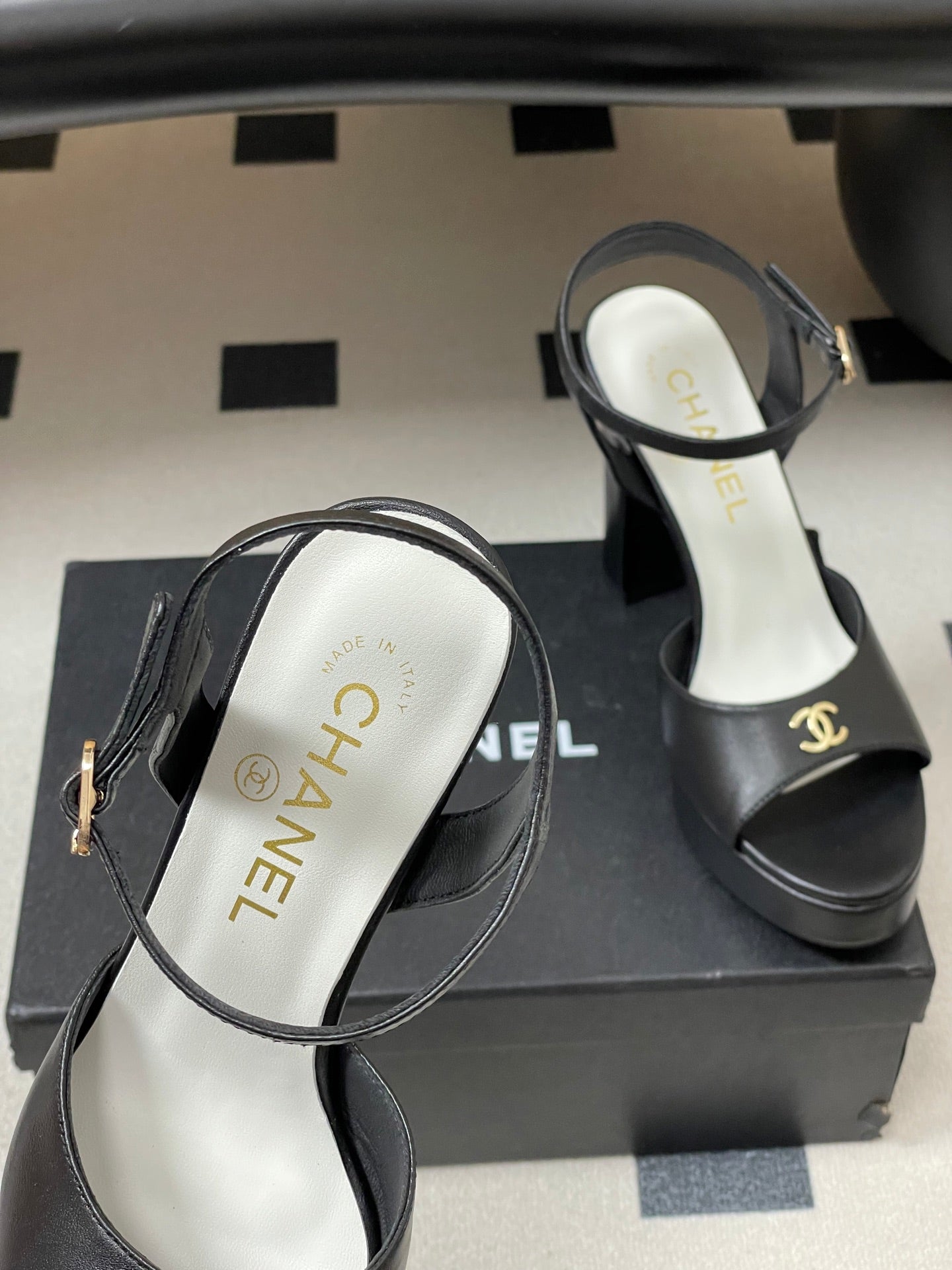 CC 26SS Platform Sandals 120mm Black Double C Sheepskin 632572