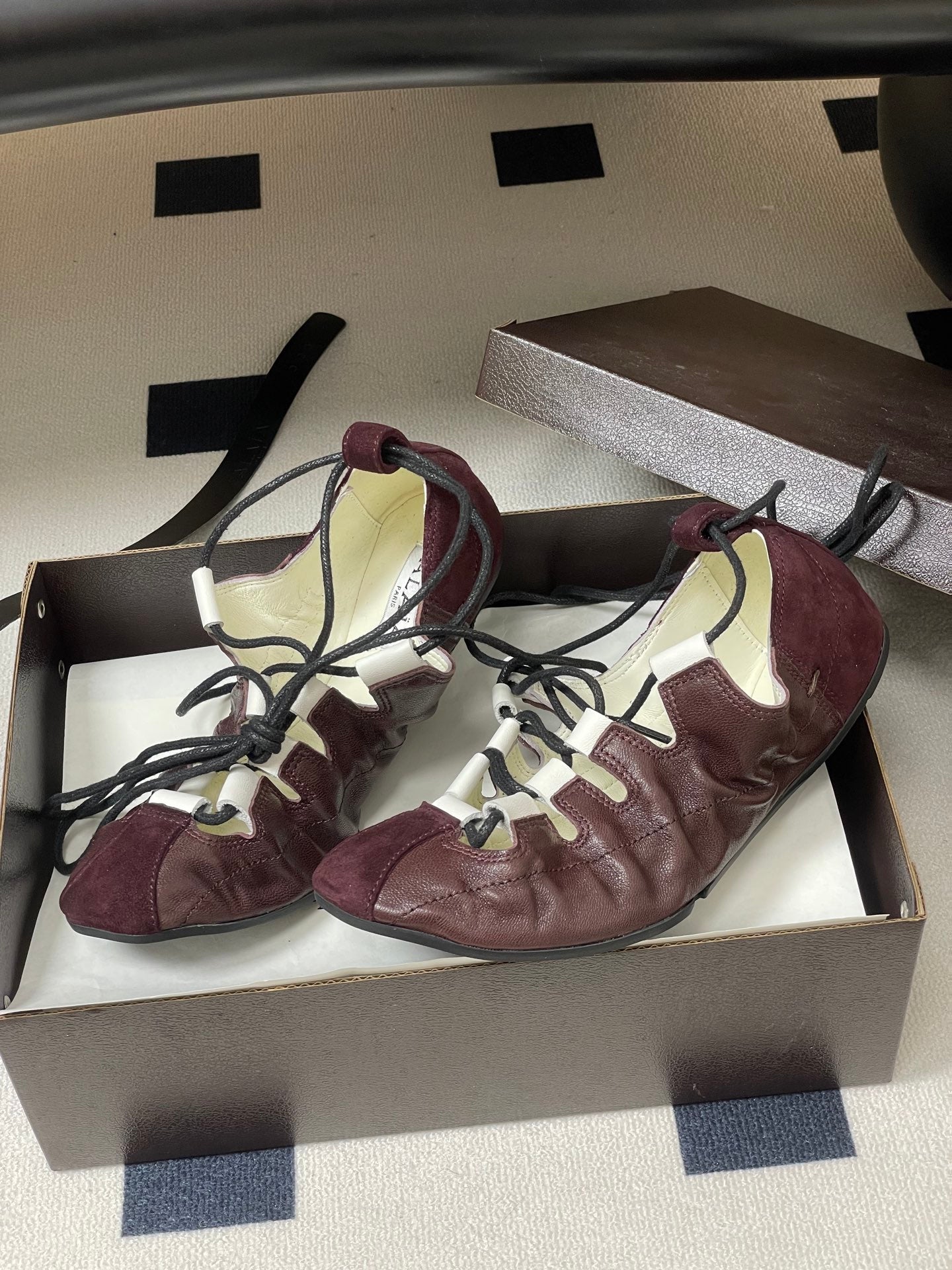 Alaia Fold Laced Ballet Flats Burgundy Cowhide 835281