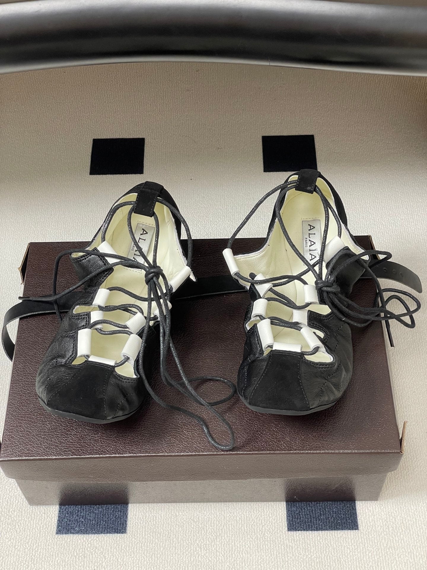 Alaia Fold Laced Ballet Flats Black Cowhide 835283