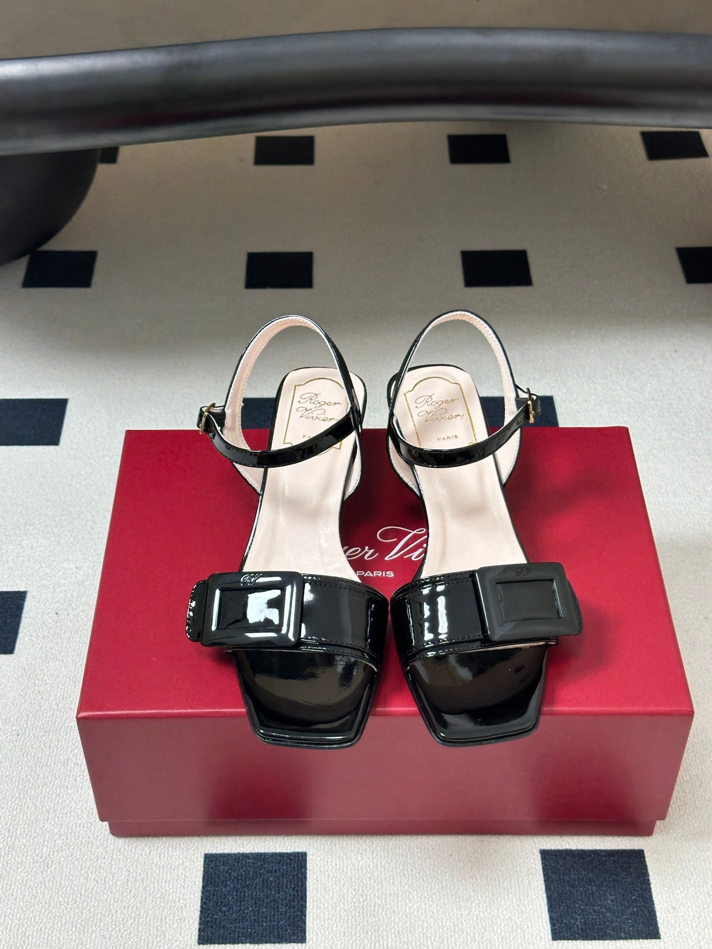 Roger Vivier Belle Vivier Sandals Black Patent Leather 835129