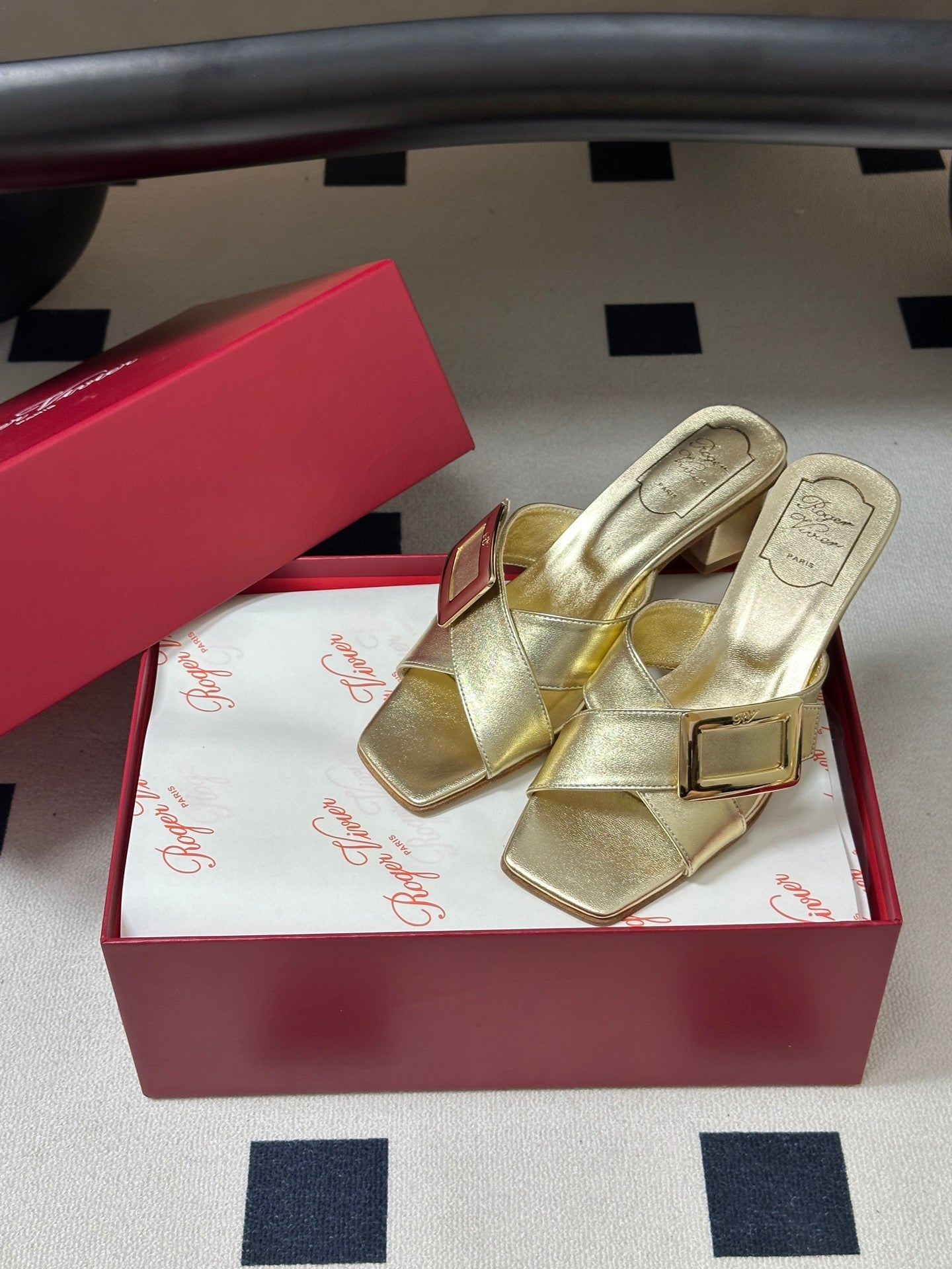Belle Vivier Mules Gold Patent Leather 835131