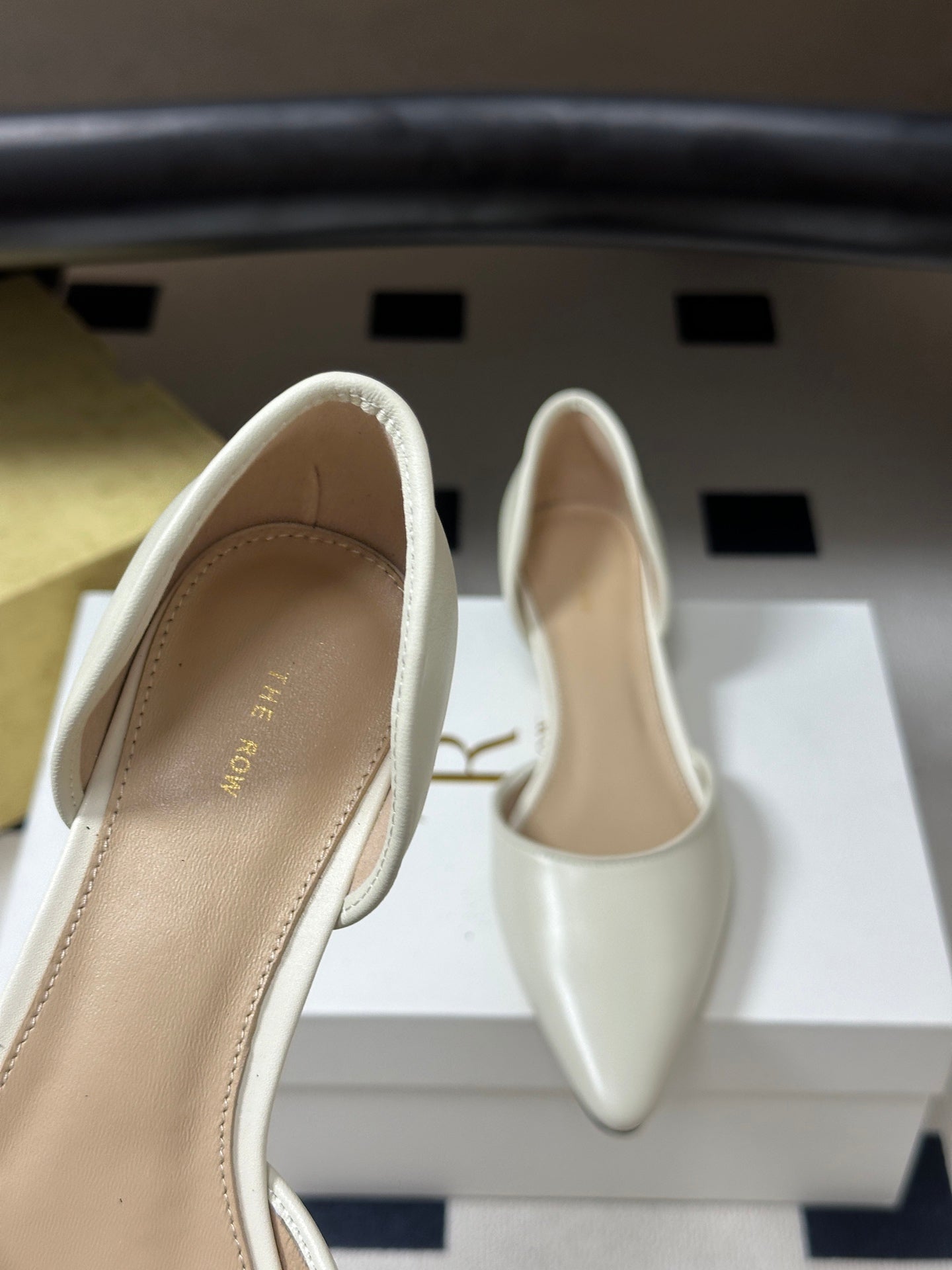 The Row Liisa Kitten D'orsay Pumps Cream Leather 934137