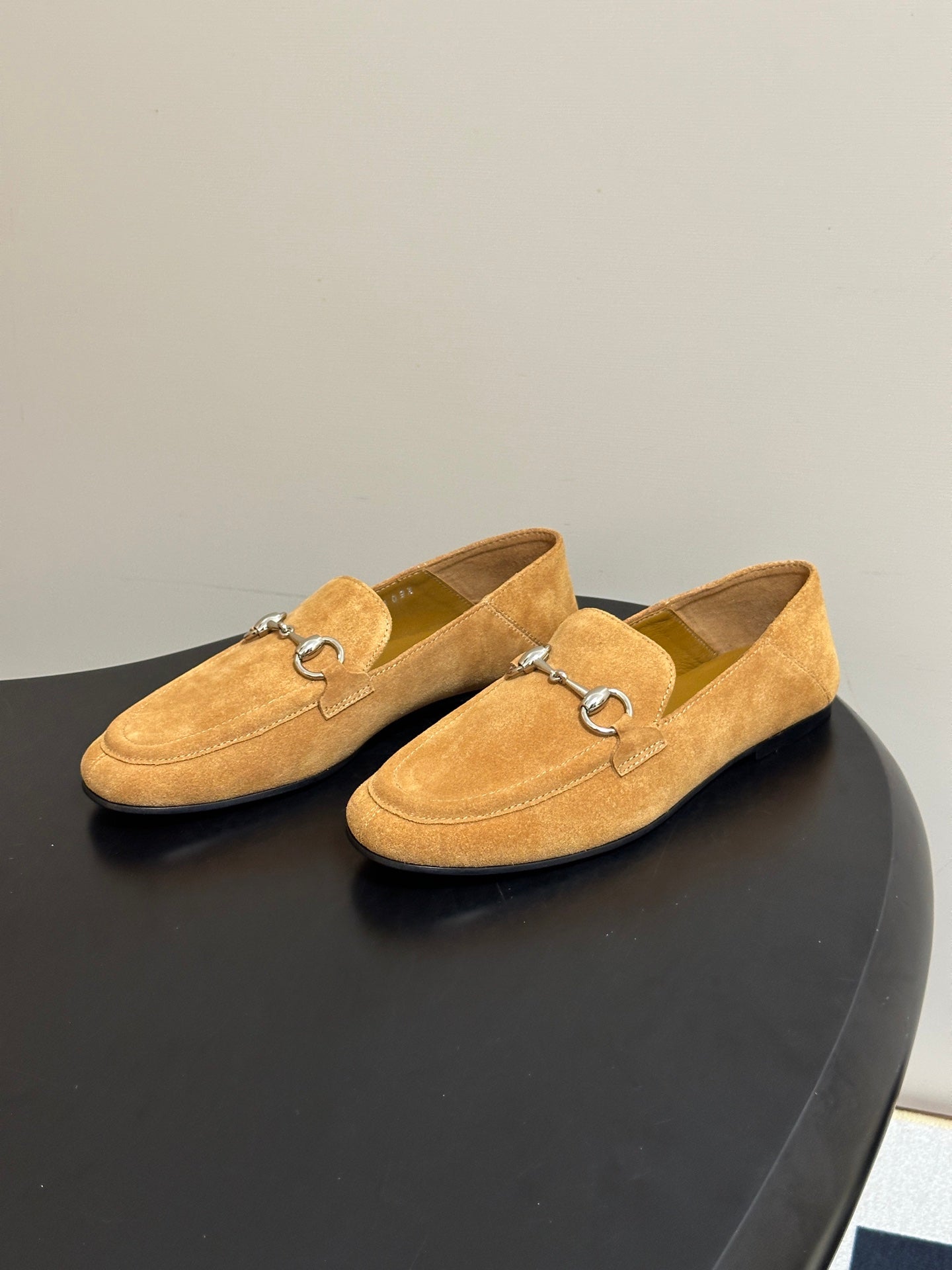 GG 26s Horsebit Loafers Flat Light Brown Suede 952562