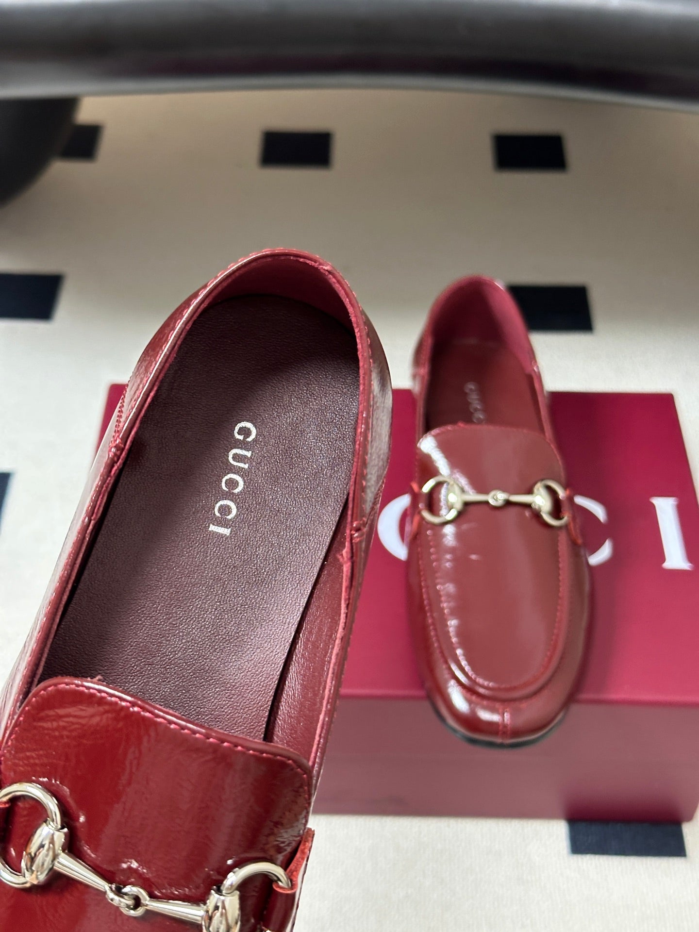 GG 26s Horsebit Loafers Flat Burgundy Glossy Leather 952565