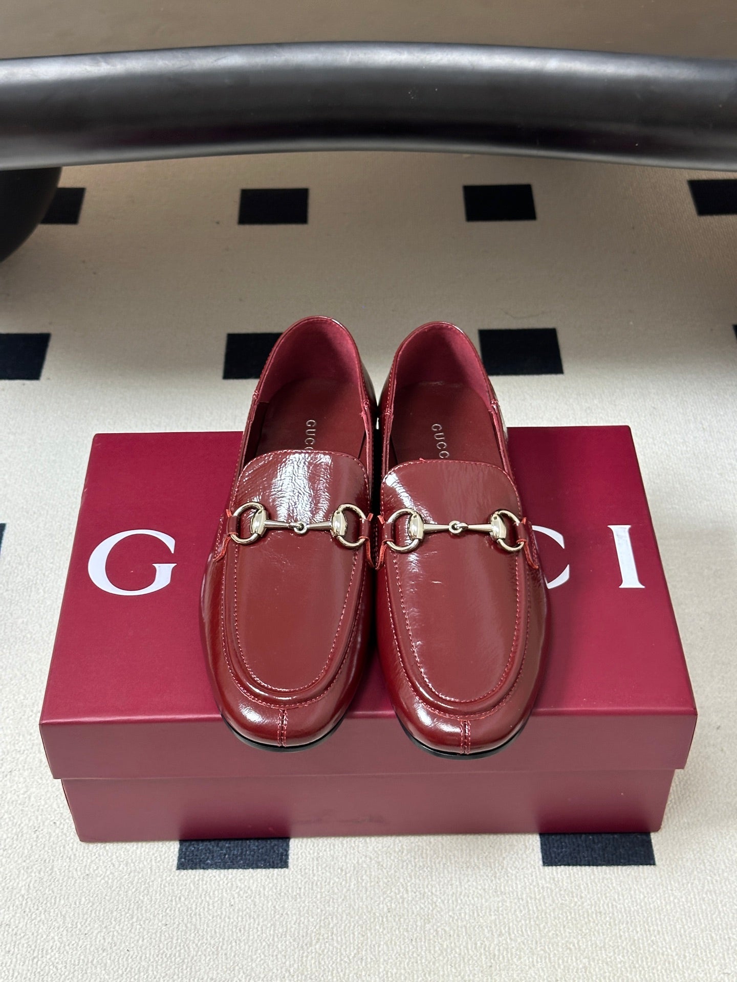 GG 26s Horsebit Loafers Flat Burgundy Glossy Leather 952565