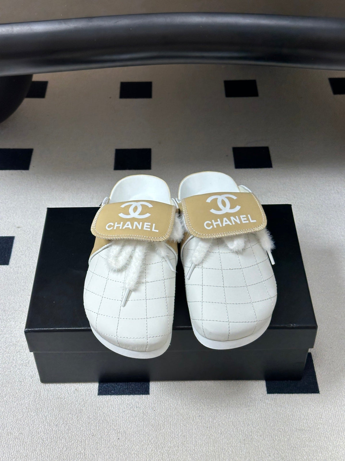 CC 26s Mules Beige White Quilted Leather Shearing 952552