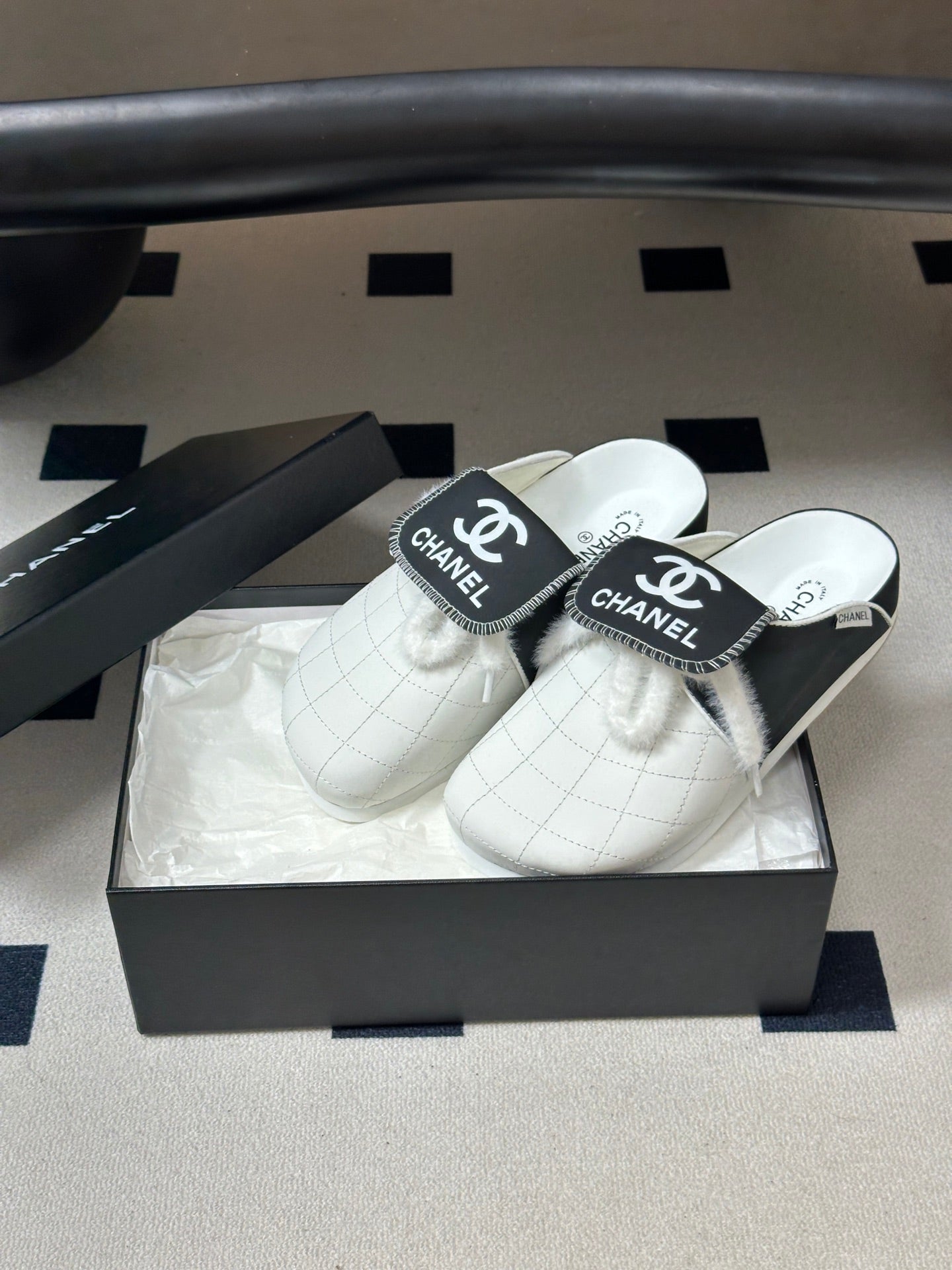 CC 26s Mules Black White Quilted Leather Shearing 952555