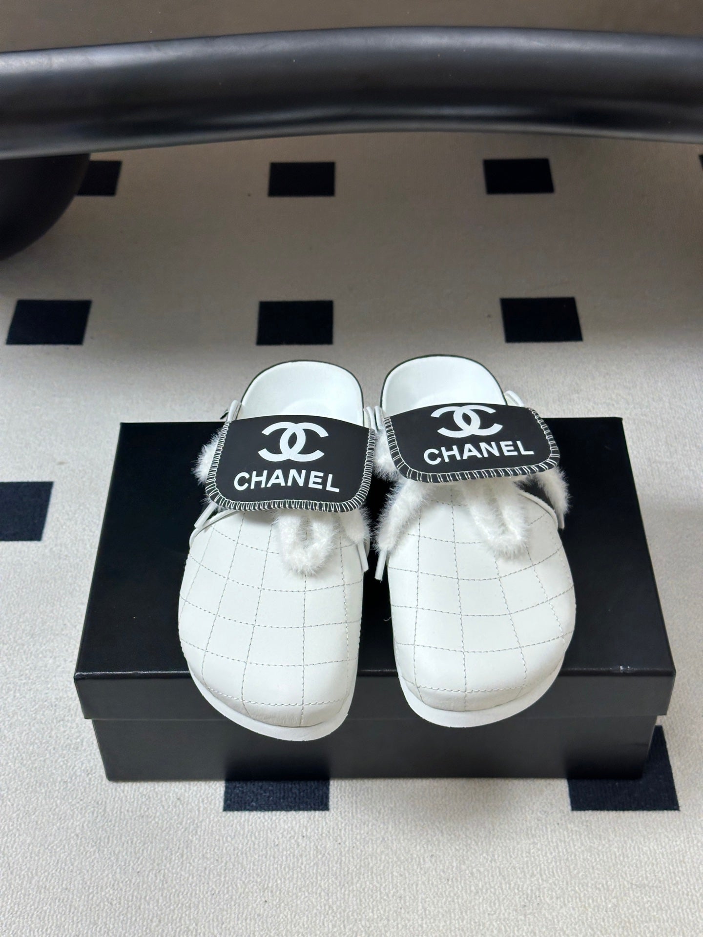 CC 26s Mules Black White Quilted Leather Shearing 952555