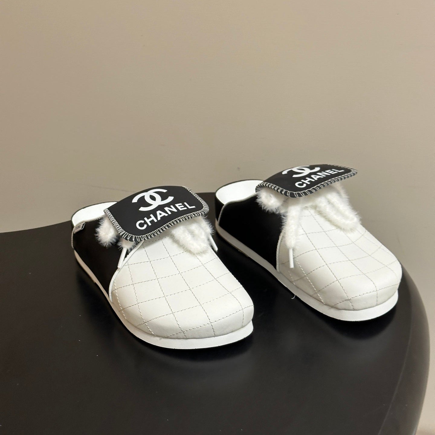CC 26s Mules Black White Quilted Leather Shearing 952555