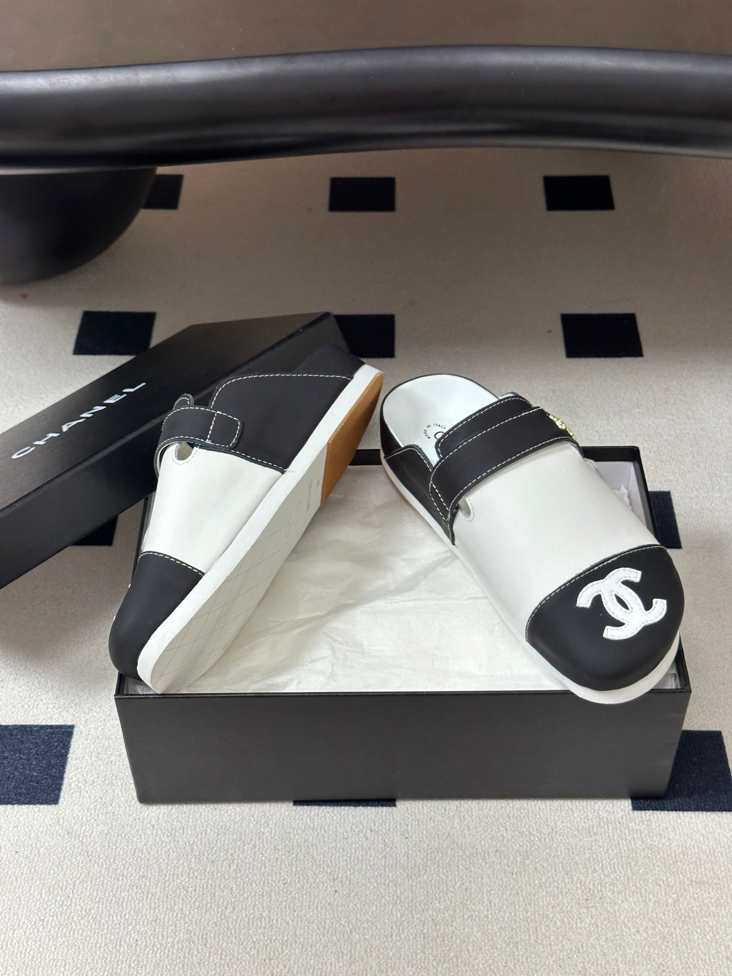 CC 26s Pool Slides Black White Lambskin 952559
