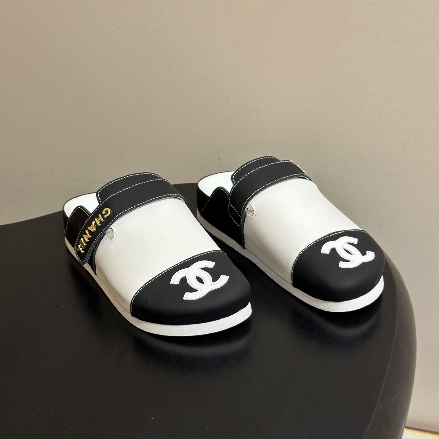 CC 26s Pool Slides Black White Lambskin 952559