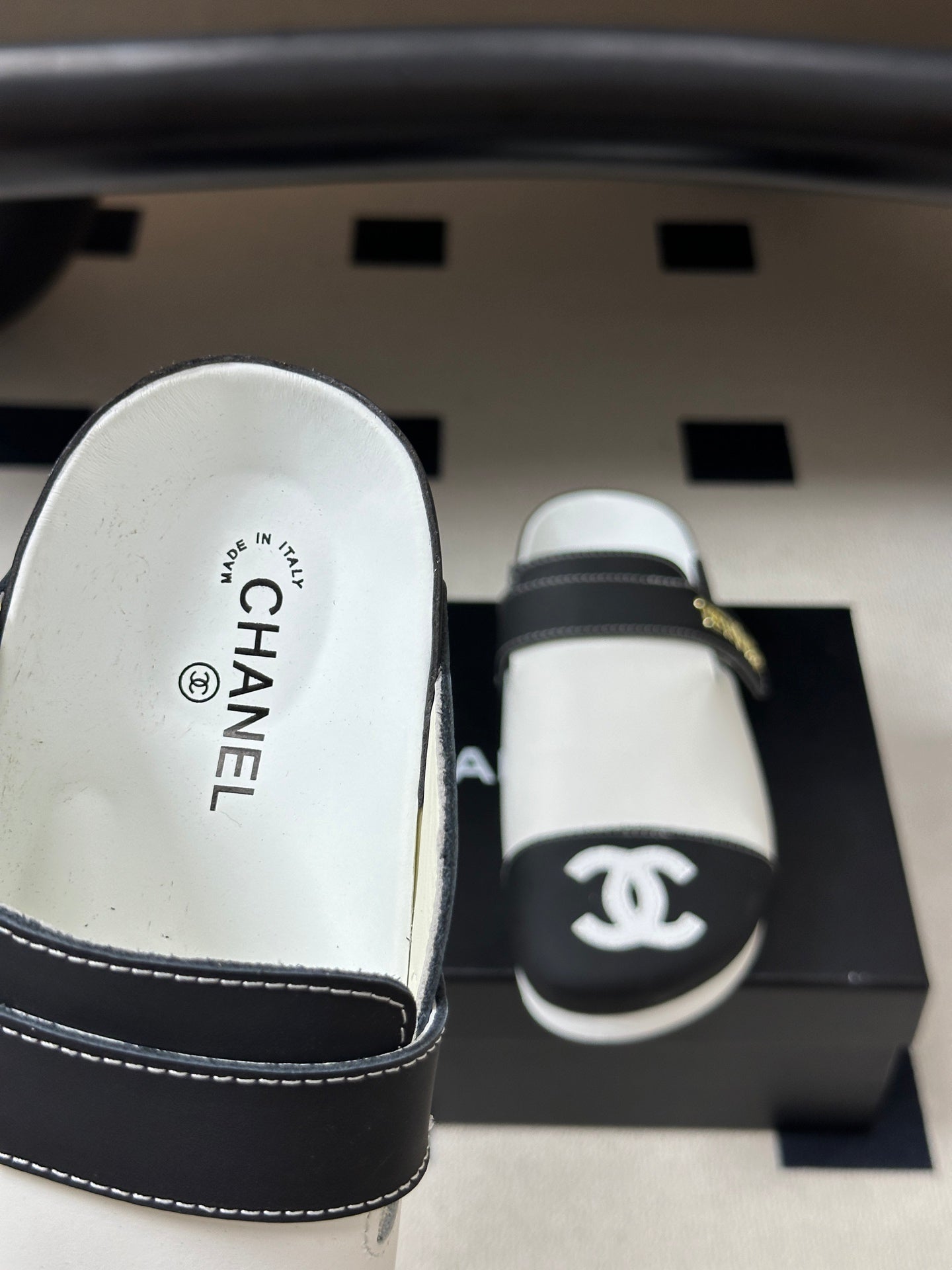 CC 26s Pool Slides Black White Lambskin 952559