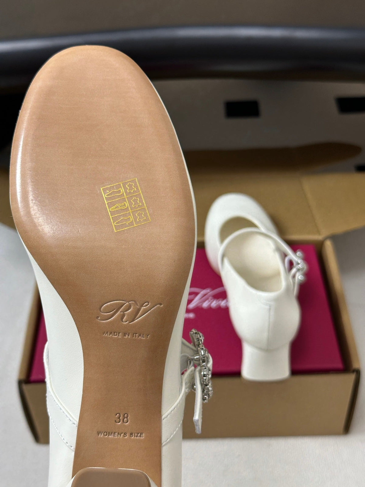 RV 26s Efflorescence Mary Jane Pumps 4.5cm White Leather 119462