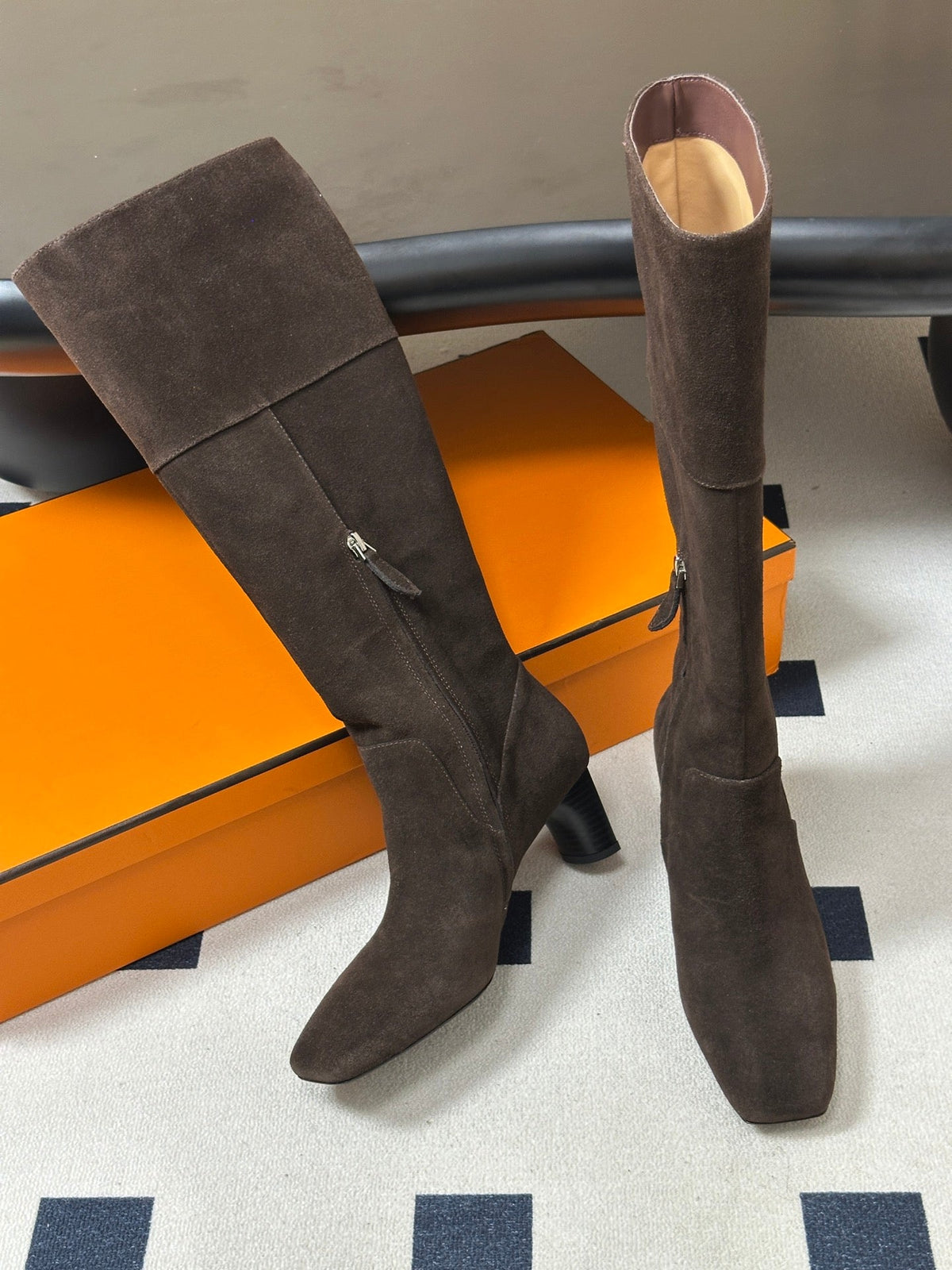 HM 26s Square-Toe Knee-High Boots 5.5cm Ebène Suede 150019