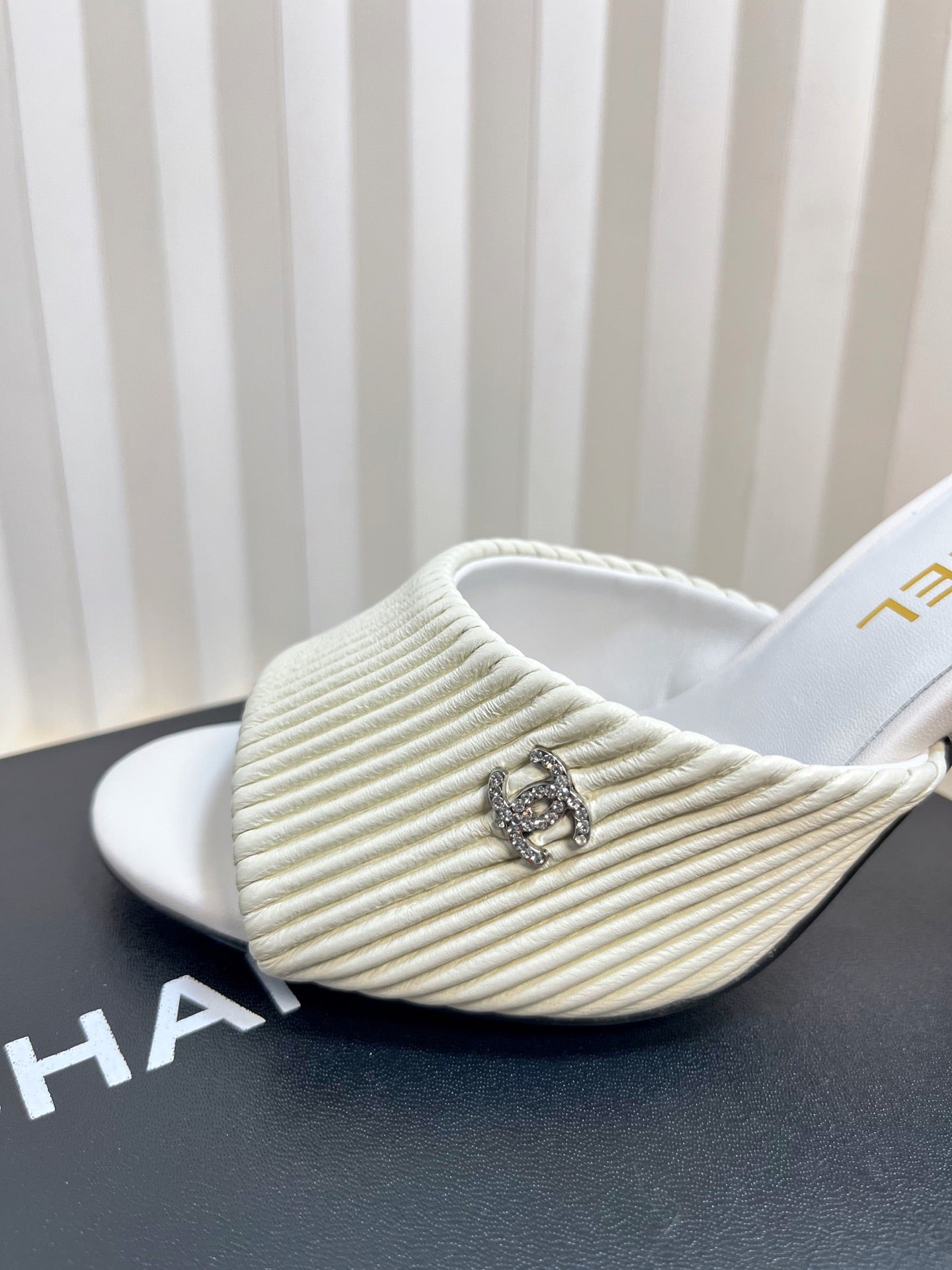 CC 26P Mule Sandals 8cm White Leather 767857