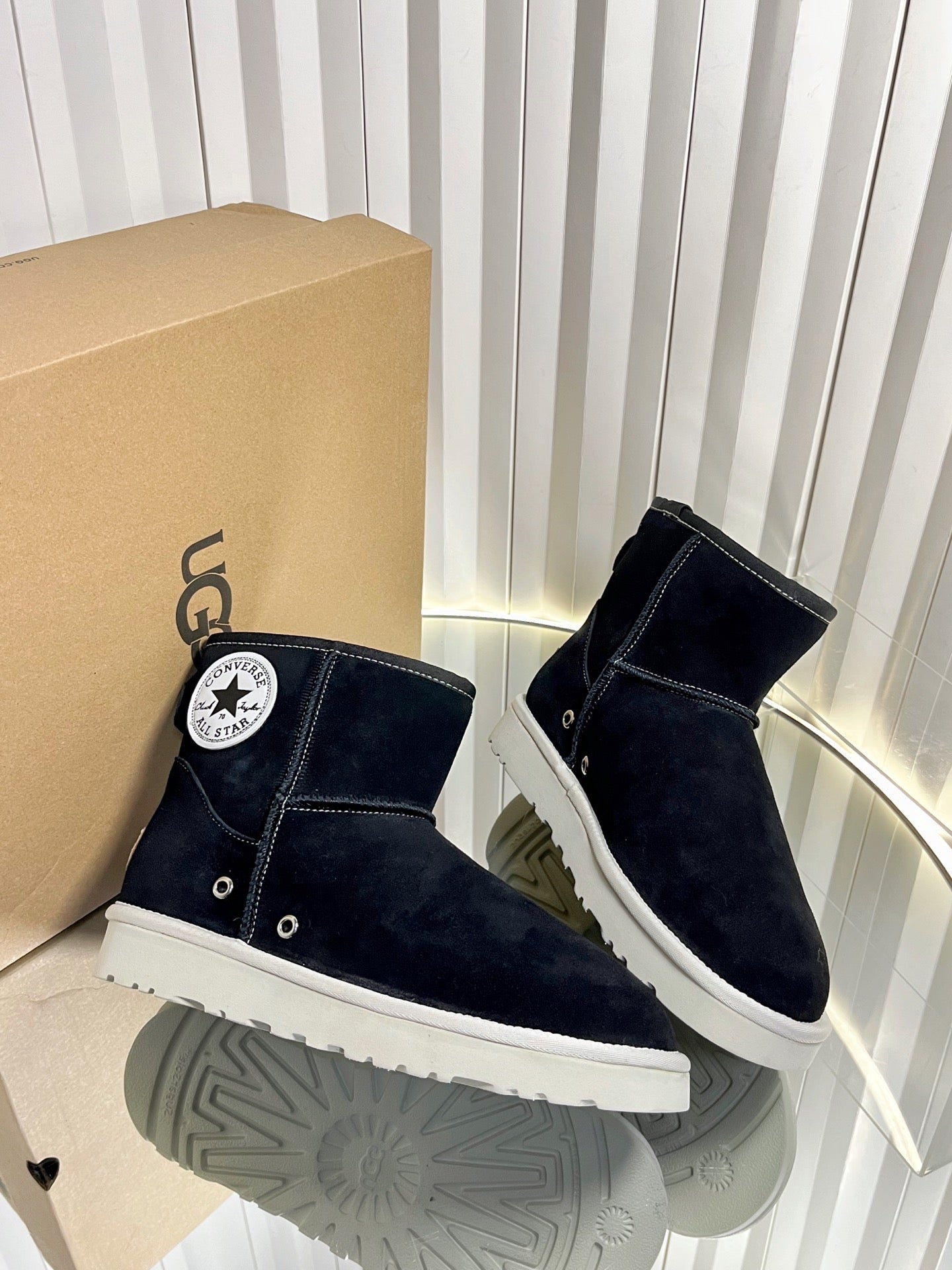 UGG x Converse Boots Black Suede 548552