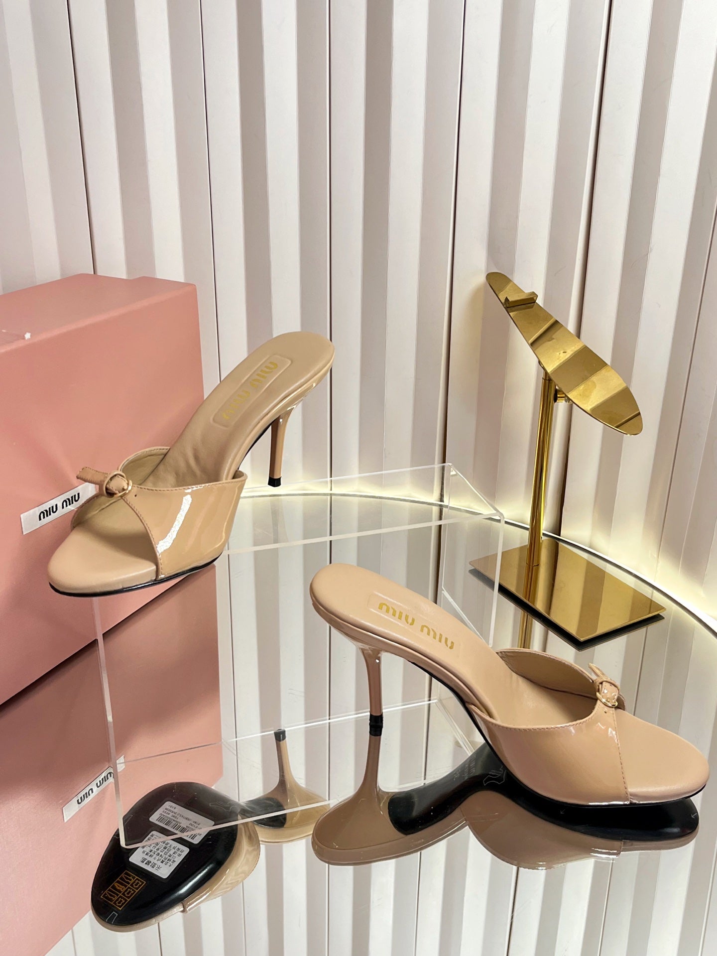 Miu Buckle Mules 75mm Beige Patent Leather 880202