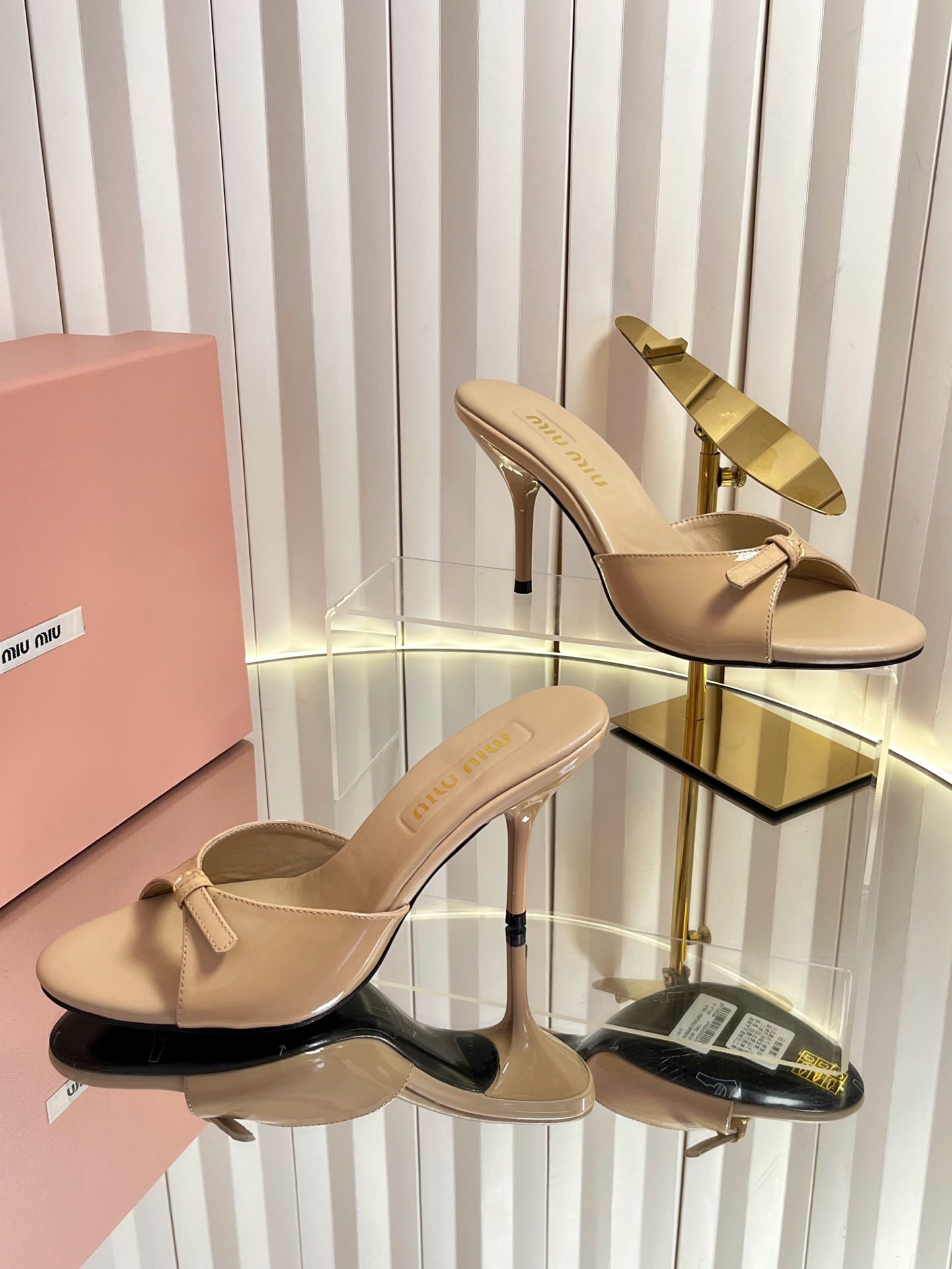 Miu Buckle Mules 75mm Beige Patent Leather 880202