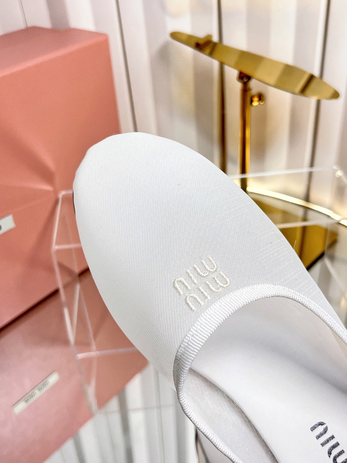 Miumiu 26s Flat Mules In White Fabric And Leather