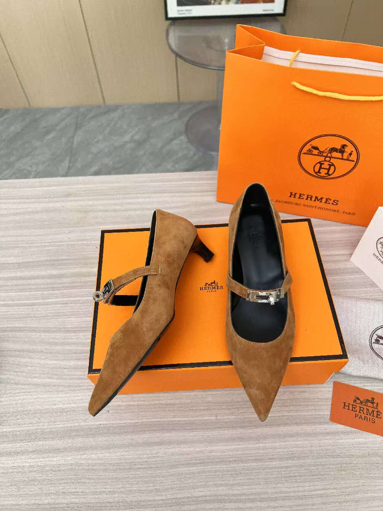 Kiara 40 pump Brown Suede 214048