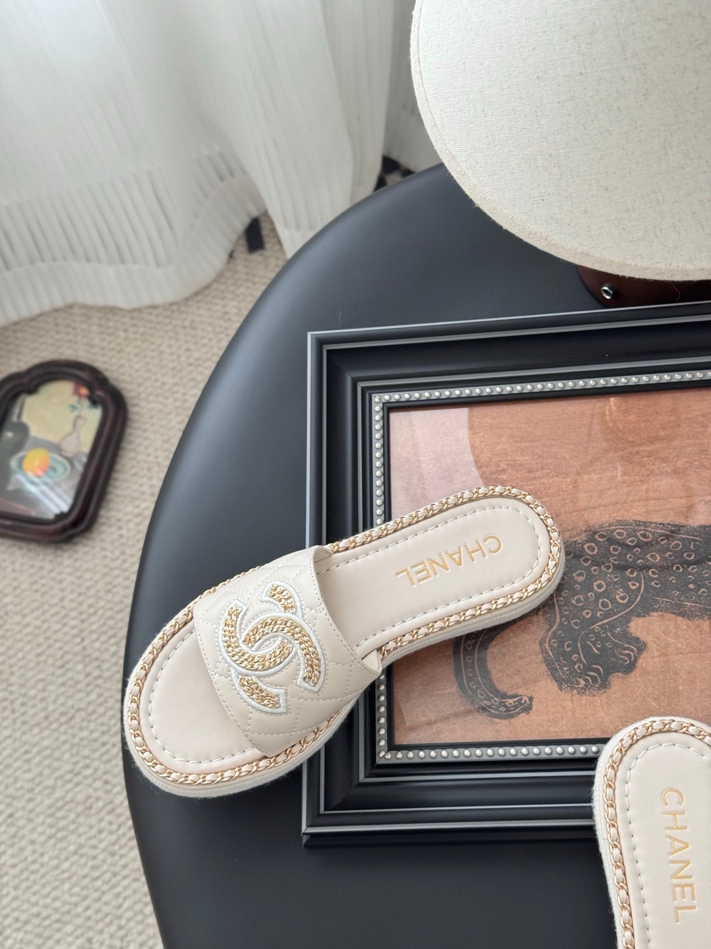 CC Slipper In Light Beige Calfskin Mix Chain Base