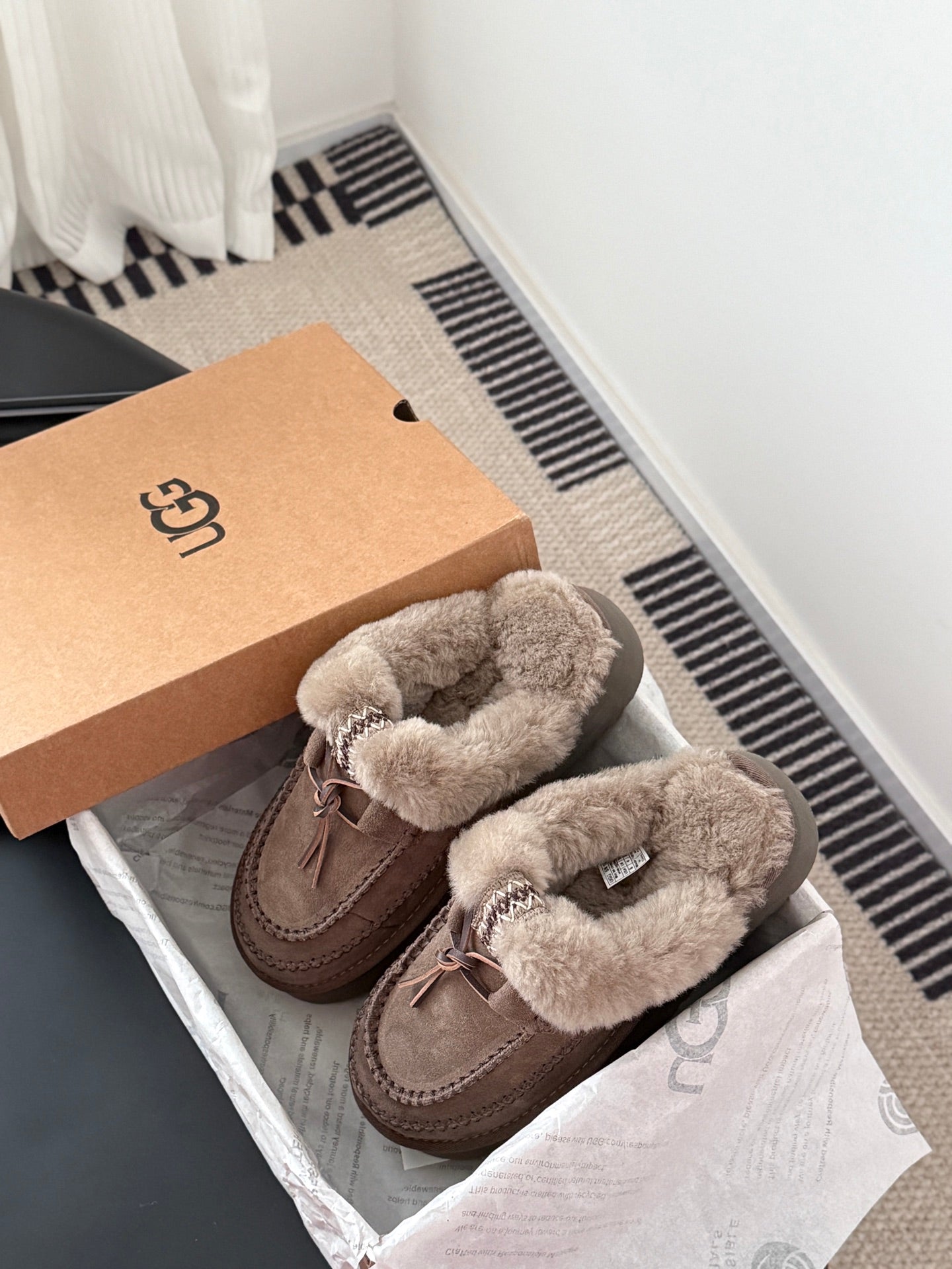 UGG Tasman Alpine Slippers Coffeee Wool Suede 508055