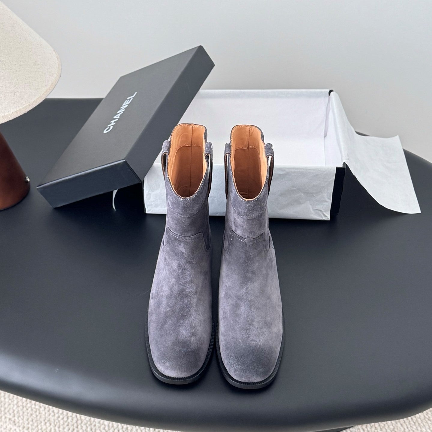 CC 25A Métiers d'Art Ankle  Boots Lavender Gray Suede 540760