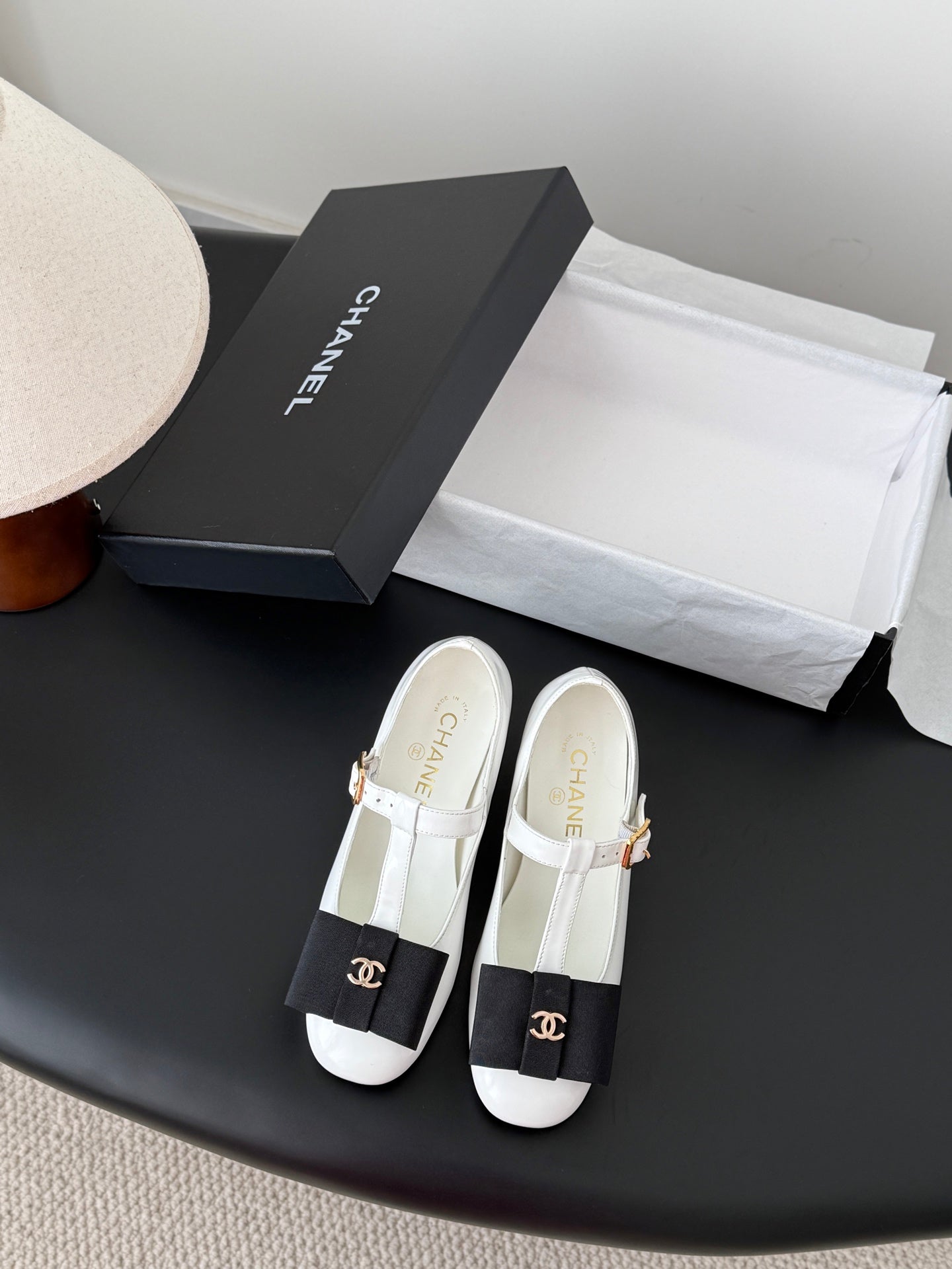 CC 25k Backpack Buckle Shoes White Patent Leather 540839