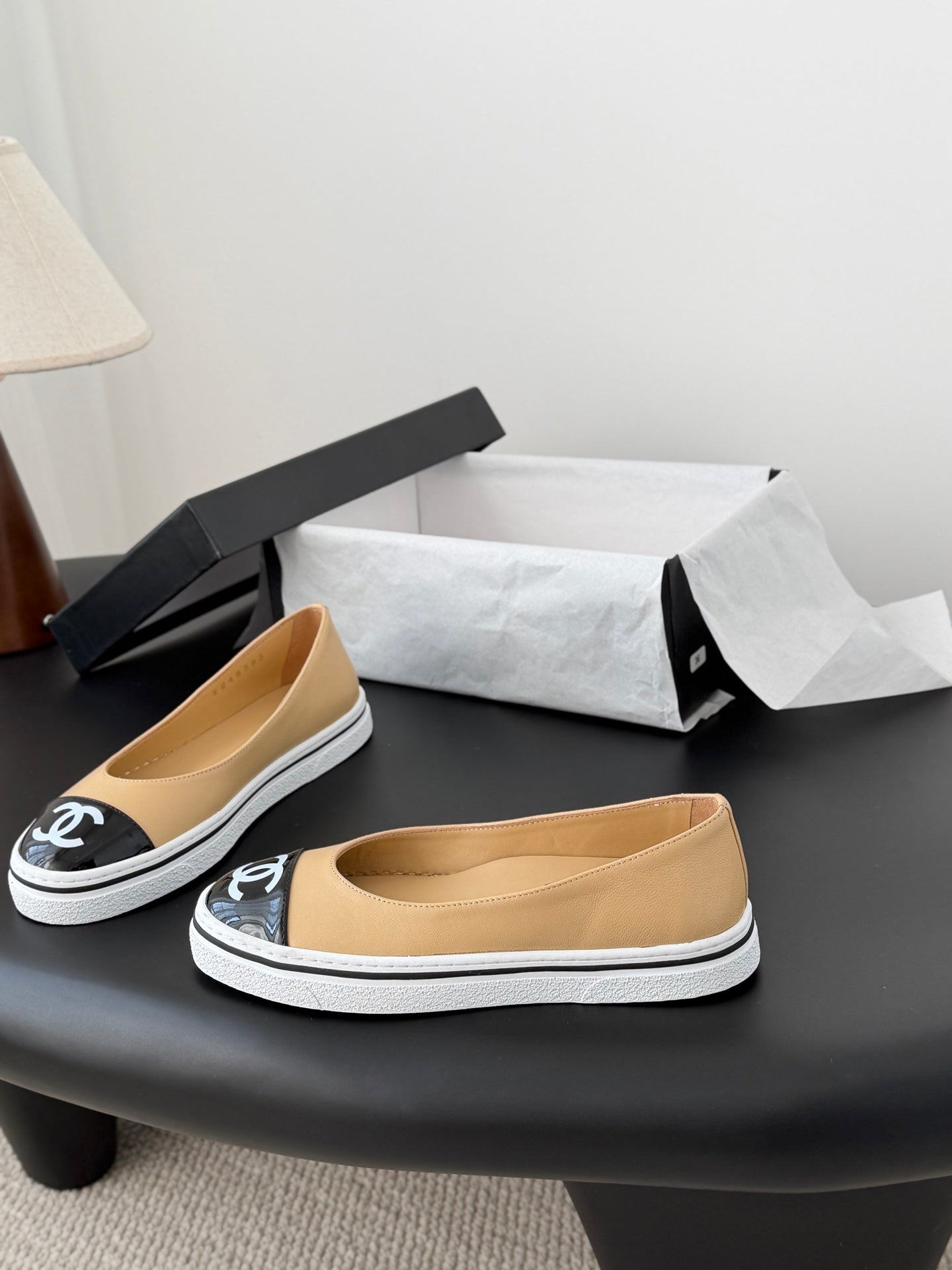CC 26P Ballet Flat Black Beige Patent Leather Lambskin 670802