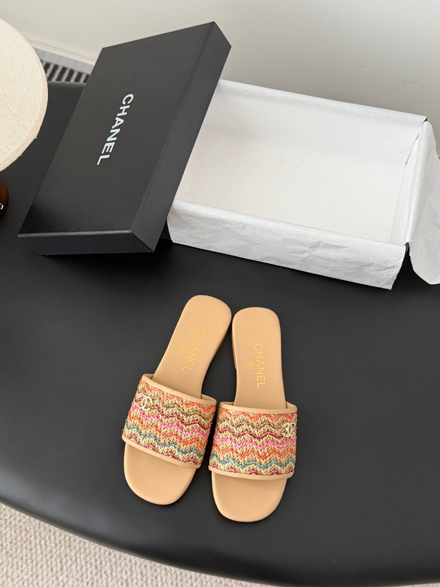 CC 26SS Slippers Beige Colorful Woven Lambskin 670821