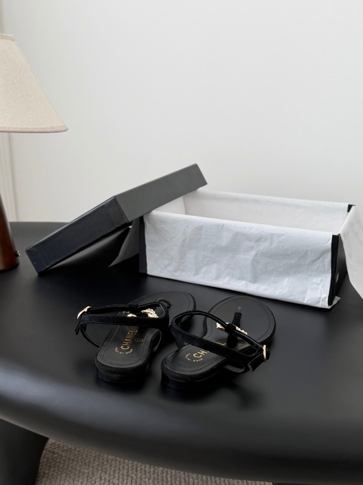 CC Strappy Sandals Black Suede Sheepskin 670380