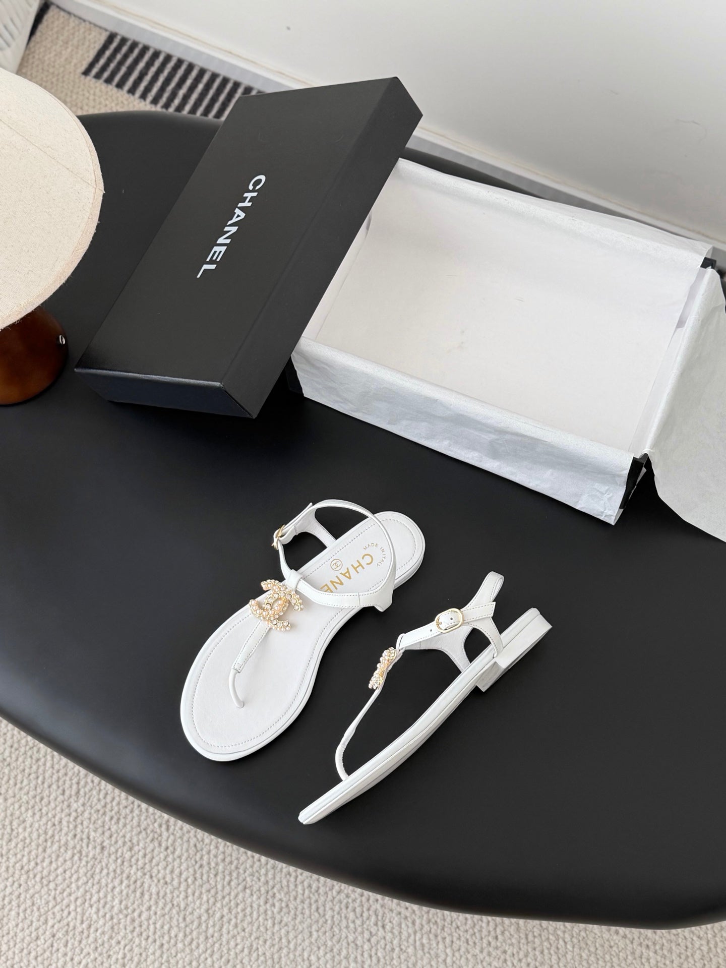 CC Strappy Sandals White Sheepskin 670382