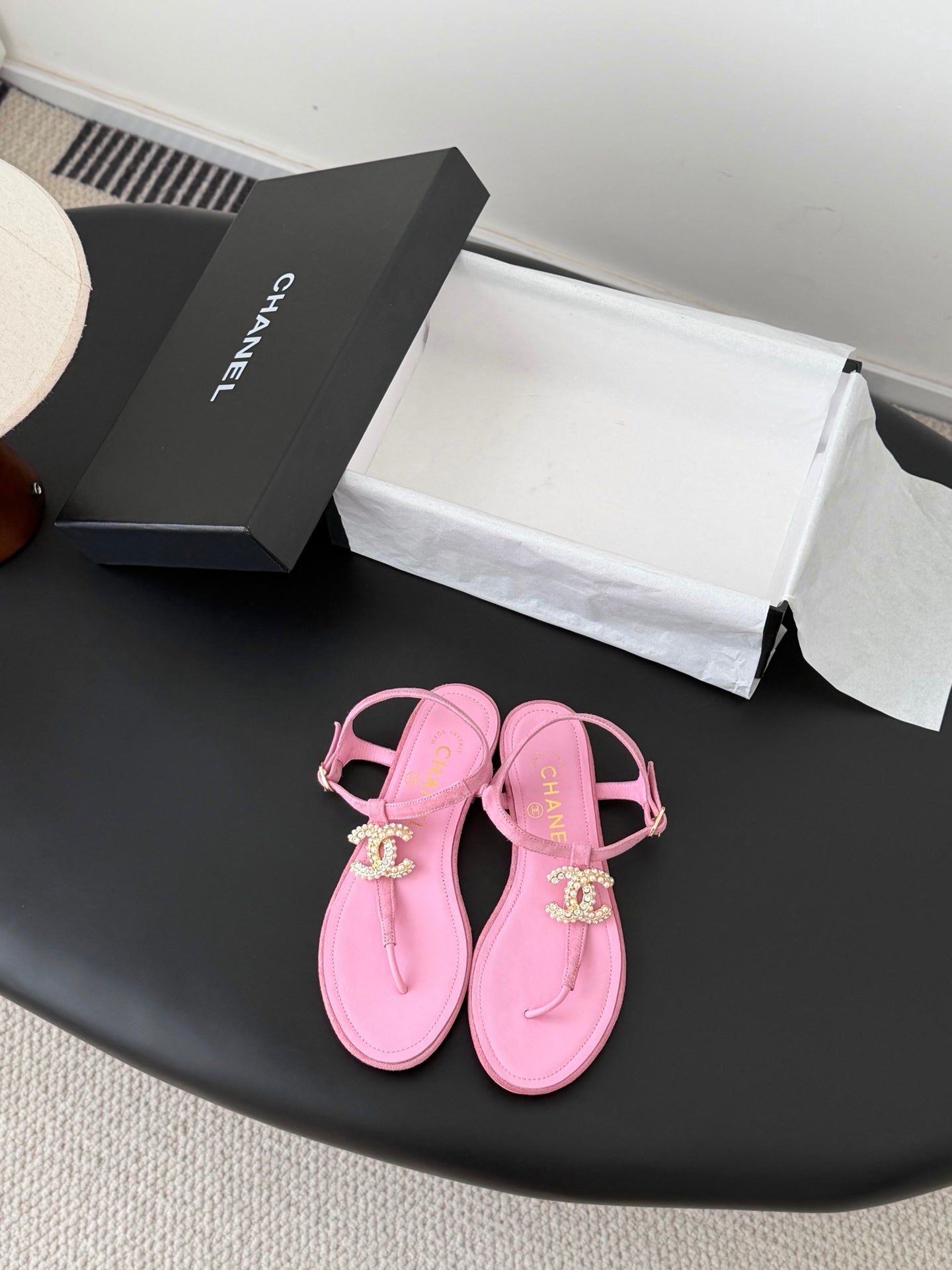 CC Strappy Sandals Pink Suede Sheepskin 670383