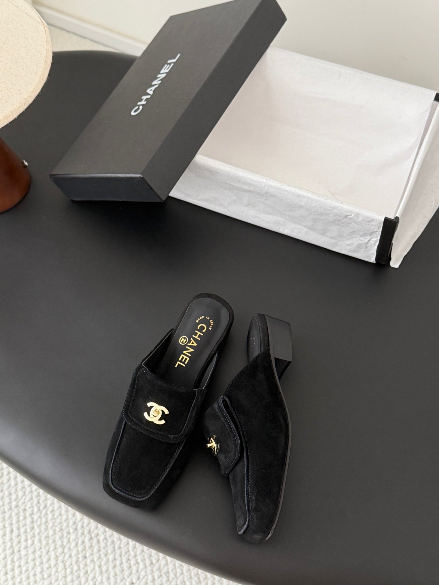 CC Half-Slippers Flat Black Suede 717811