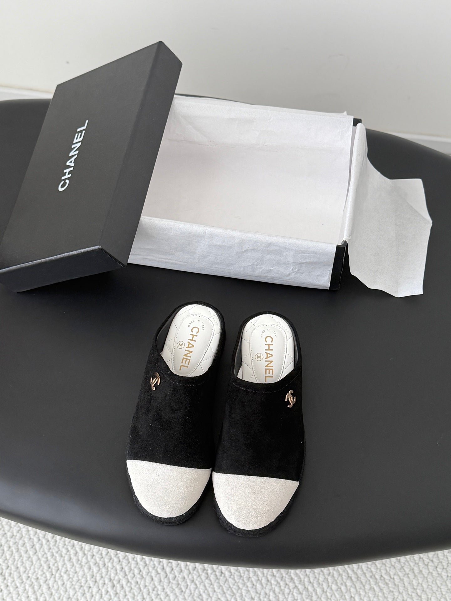 CC 26s Casual Mules Black White Suede 914906