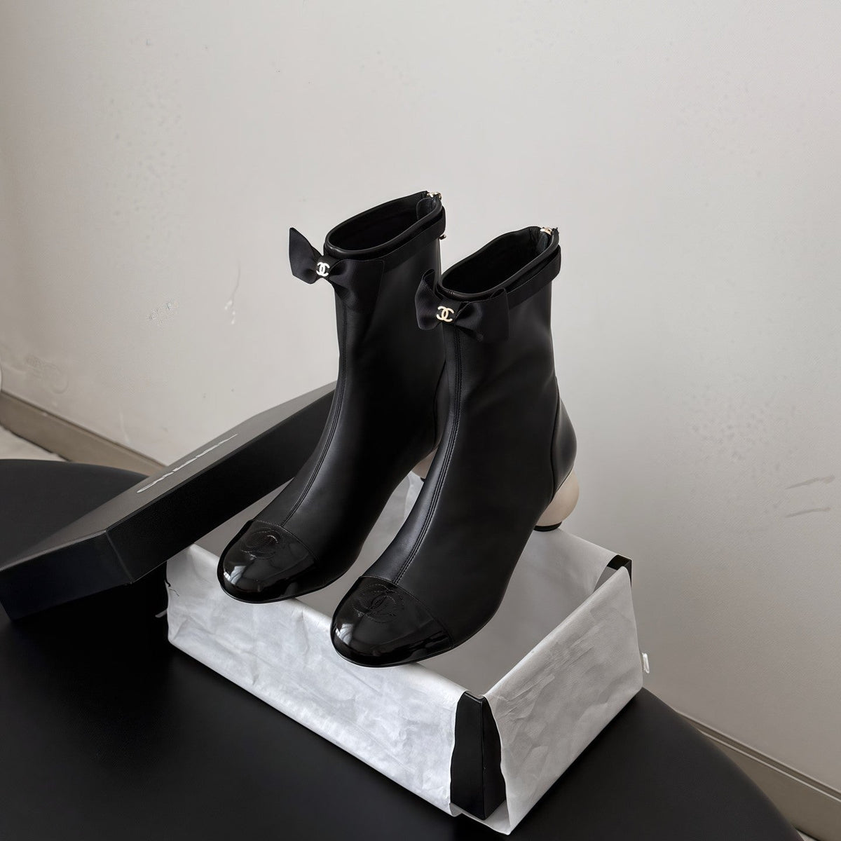 CC 26s Pearl Heel Ankle Boots Black Leather Patent 127953