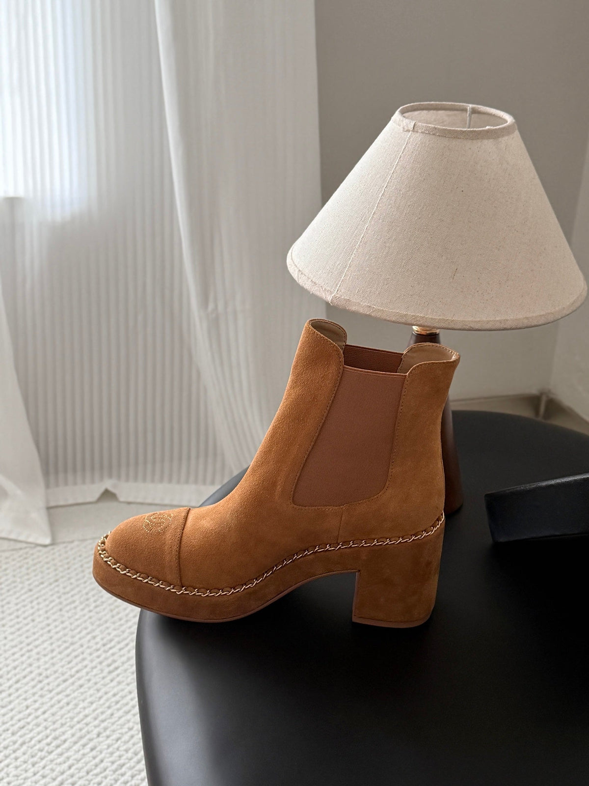 CC 26s Chelsea Ankle Boots Brown Suede 122416