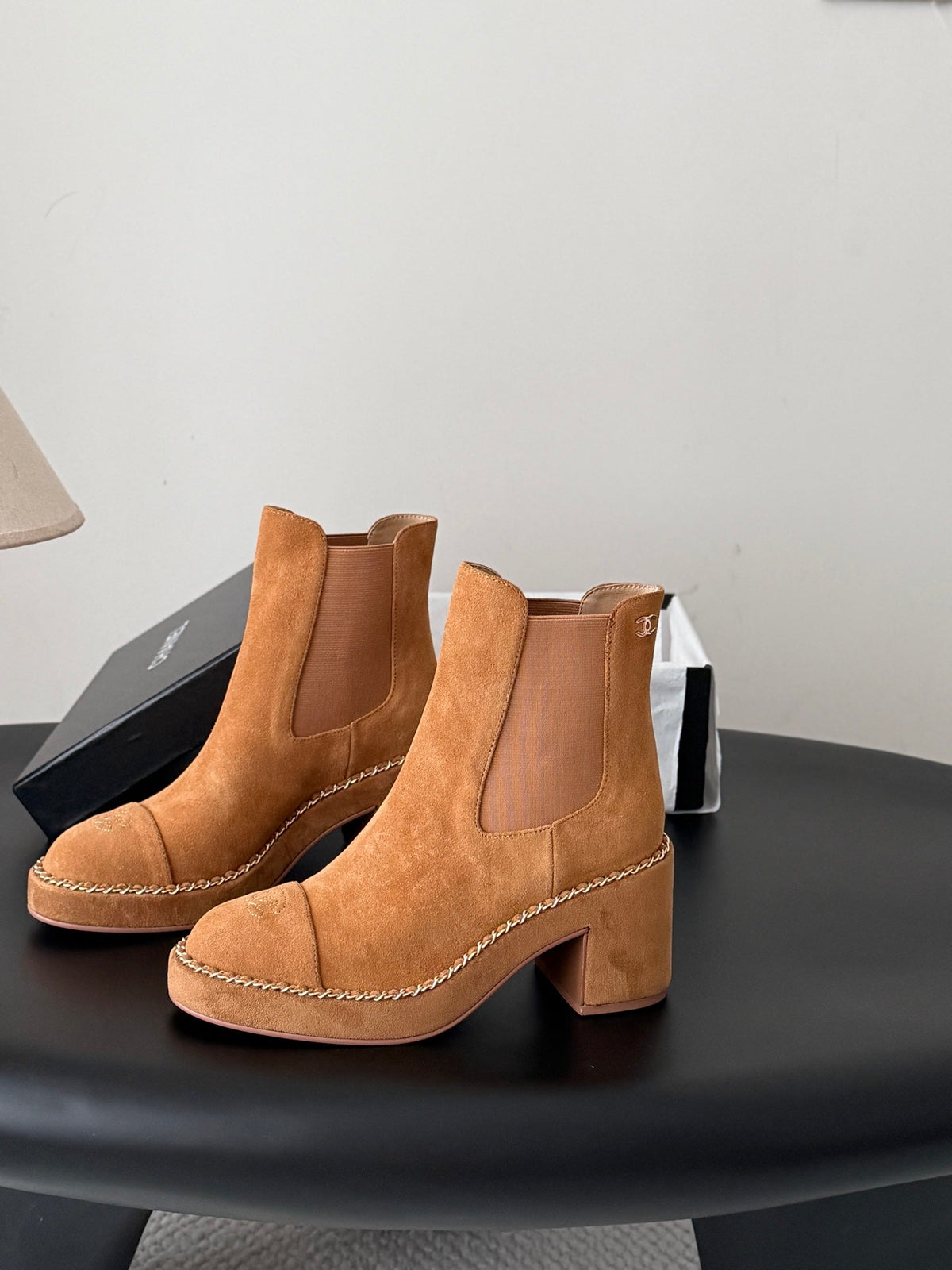 CC 26s Chelsea Ankle Boots Brown Suede 122416