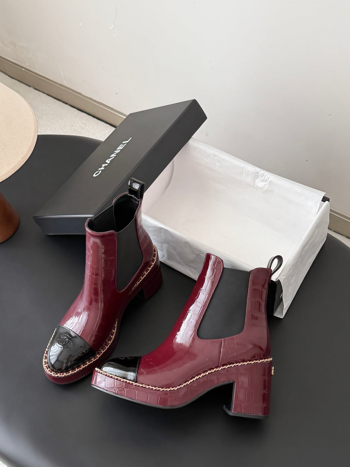 CC 26s Chelsea Ankle Boots Burgundy Black Crocodile Embossed Patent Leather 122419