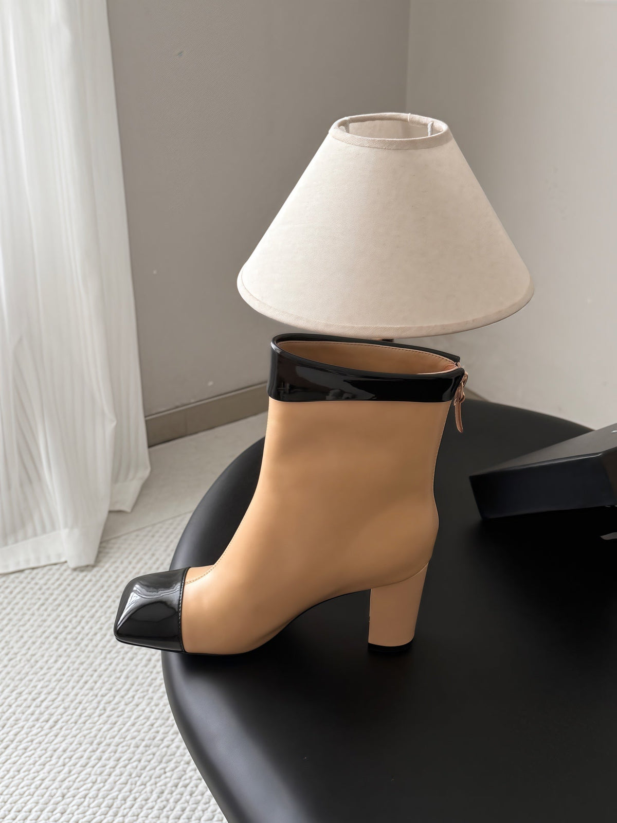 CC 26s Ankle Boots Beige Black Leather Patent 127858