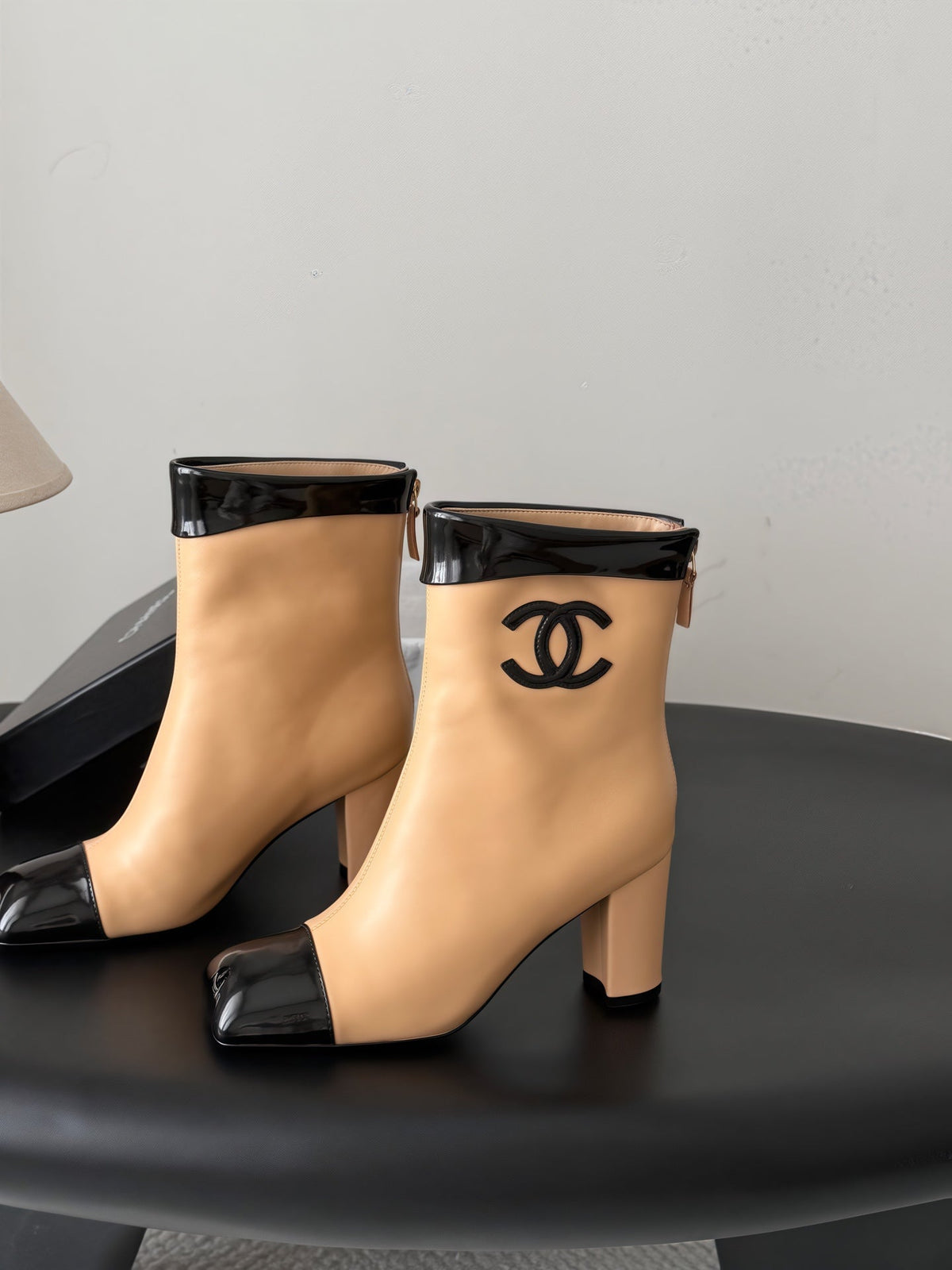 CC 26s Ankle Boots Beige Black Leather Patent 127858
