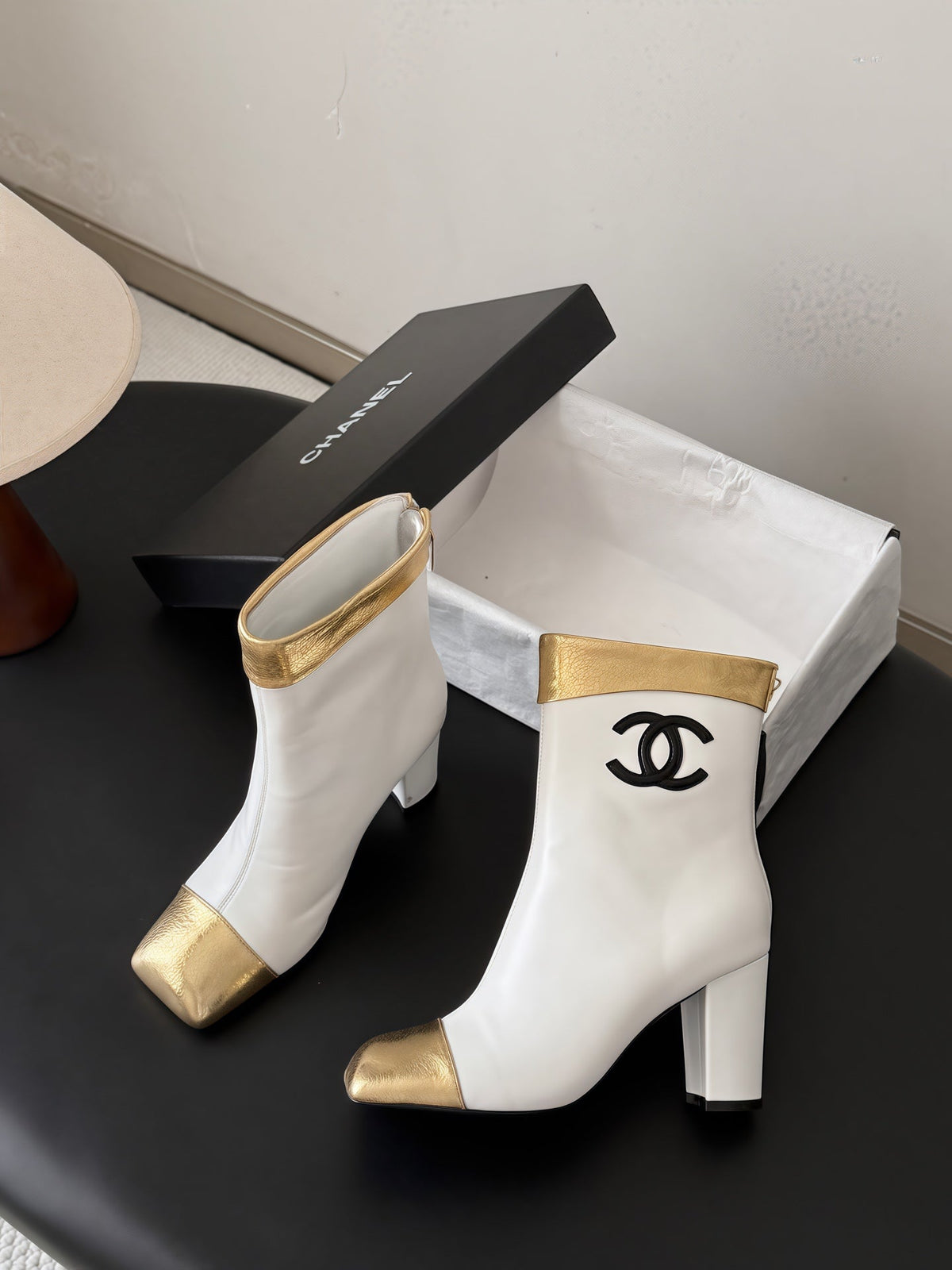 CC 26s Ankle Boots White Gold Leather Metallic 127859