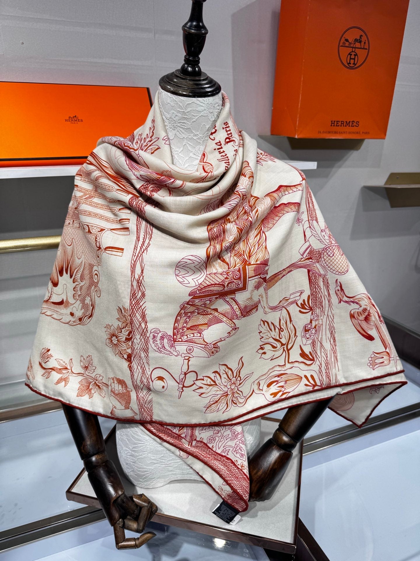 HM 26s Della Cavalleria Favolosa Shawl 140 x140cm Silk Cashmere 215638