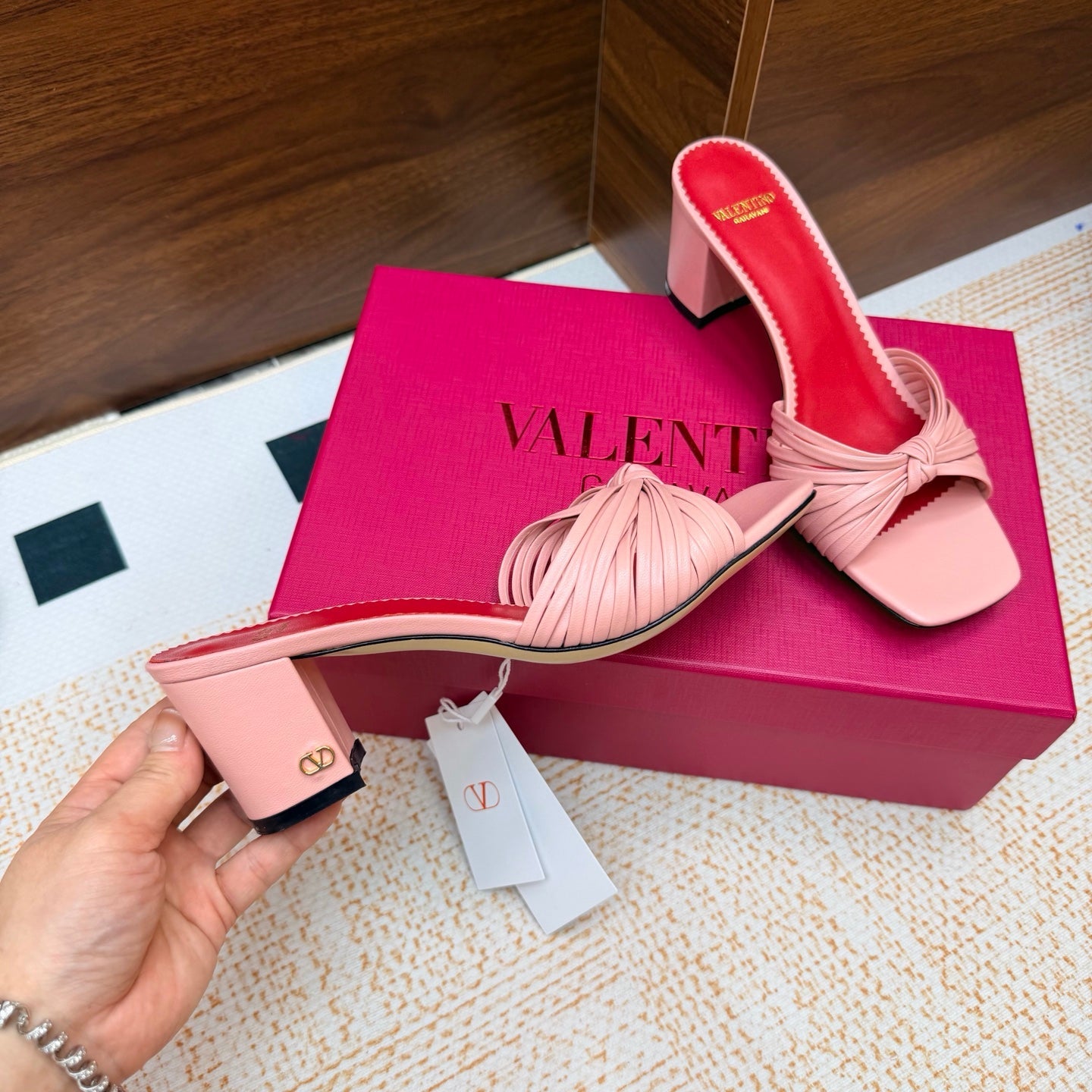 VT 26s Annet Mules 6.5cm Light Pink Woven Leather 974329