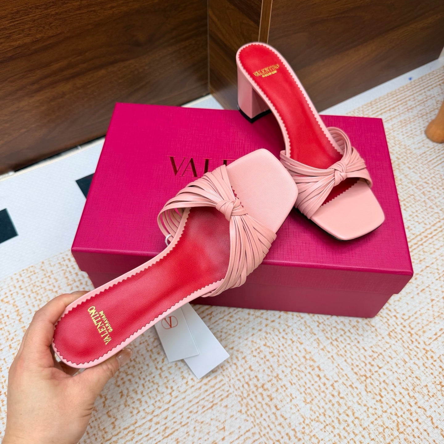 VT 26s Annet Mules 6.5cm Light Pink Woven Leather 974329